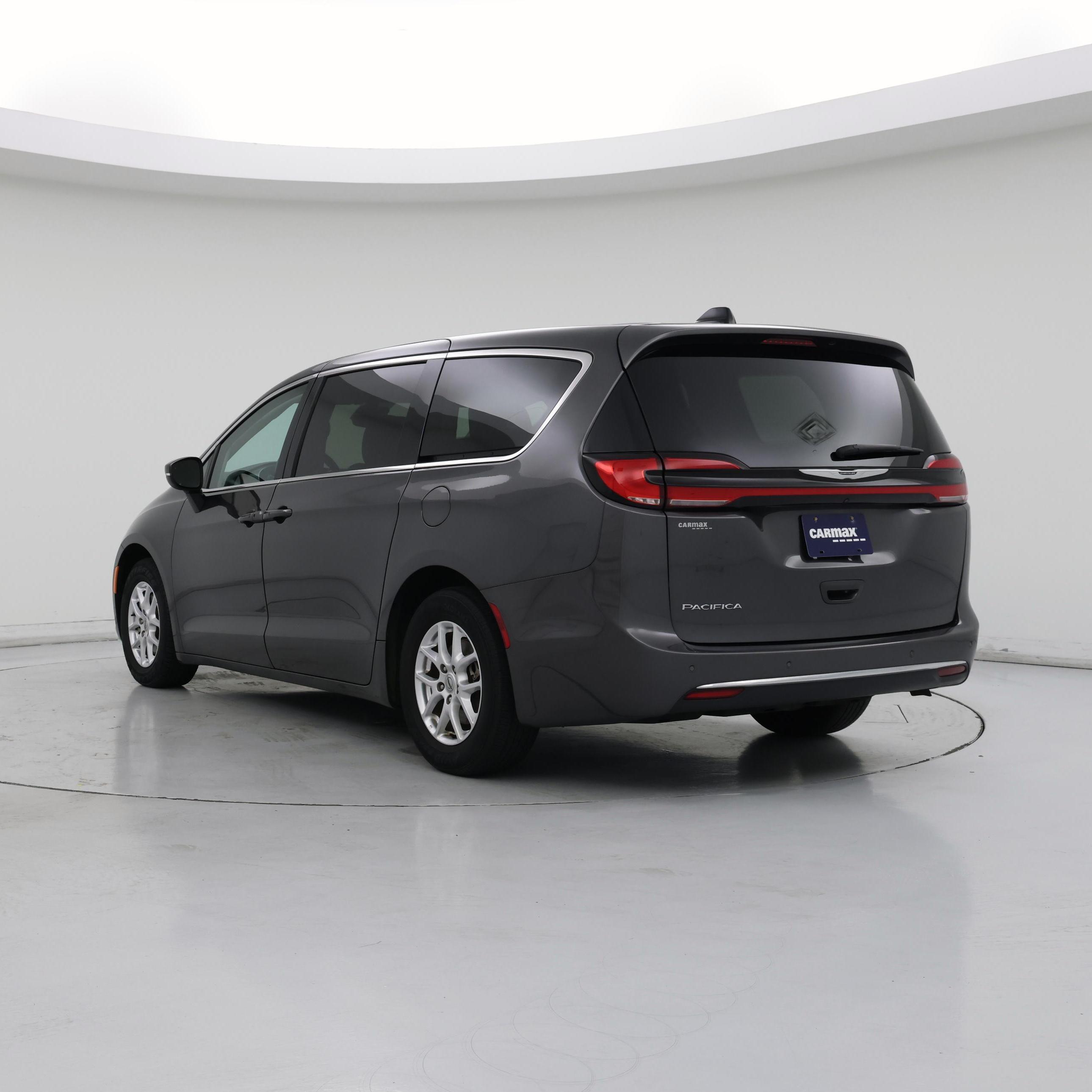 Thumbnail: 2023 Chrysler Pacifica - 2