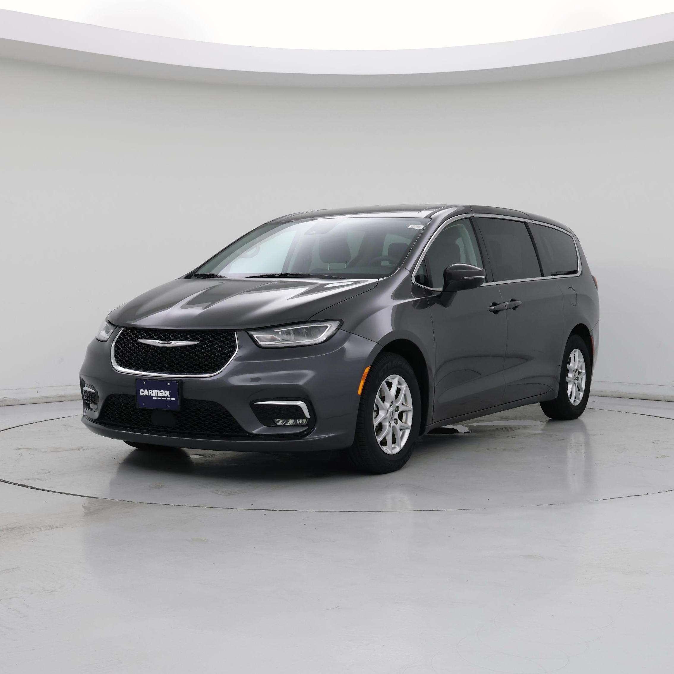 Thumbnail: 2023 Chrysler Pacifica - 4