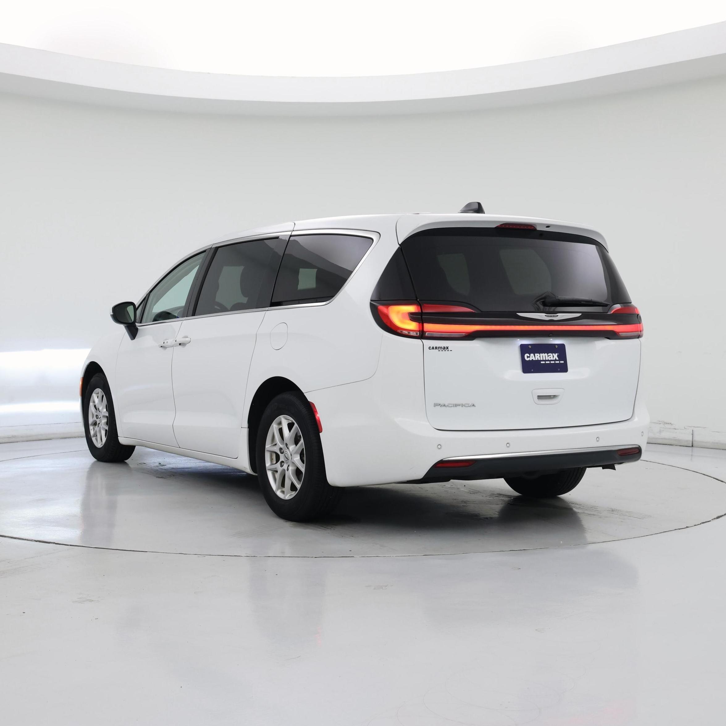 Thumbnail: 2023 Chrysler Pacifica - 2
