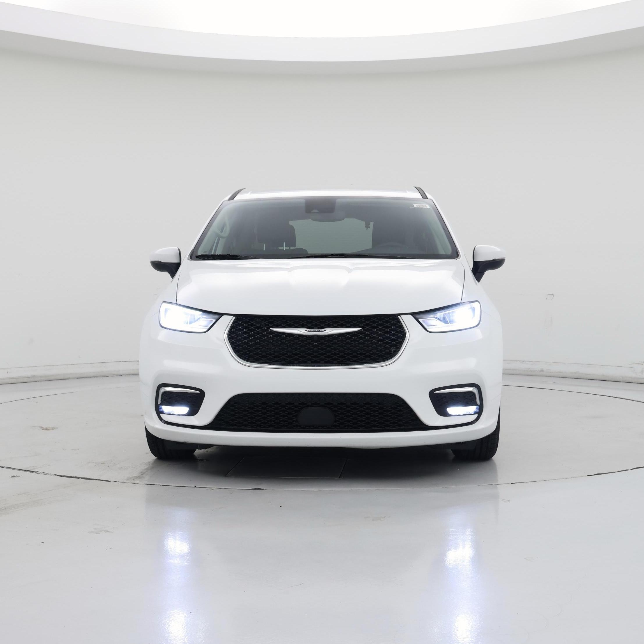 Thumbnail: 2023 Chrysler Pacifica - 5