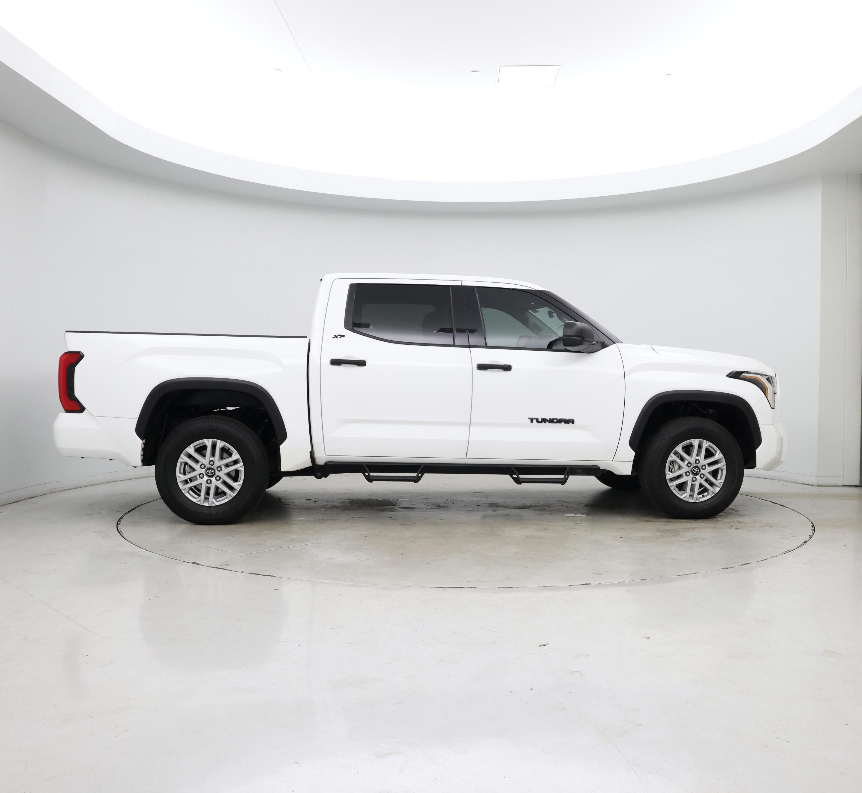 Thumbnail: 2023 Toyota Tundra - 7