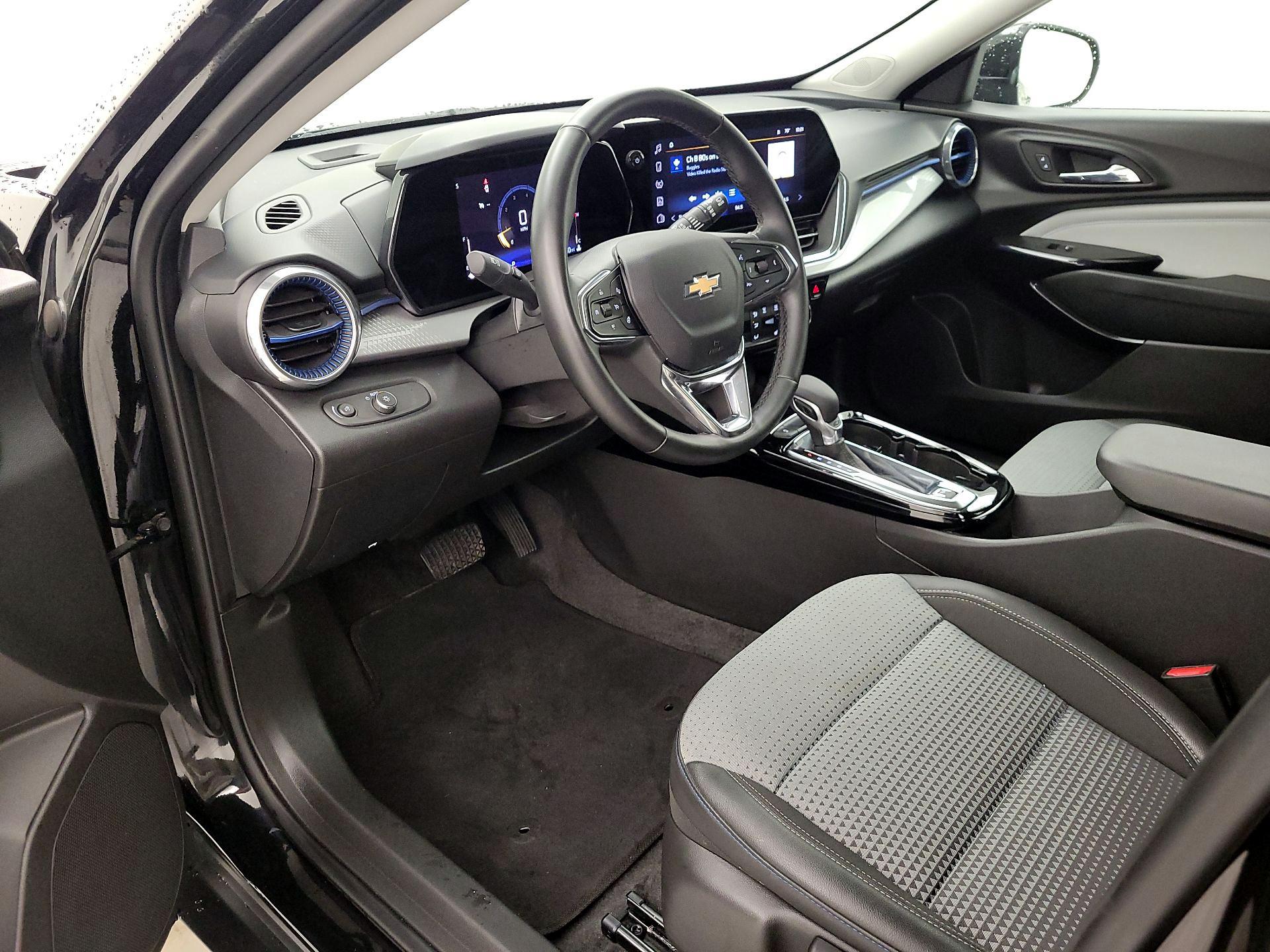 Thumbnail: 2025 Chevrolet Trax - 11