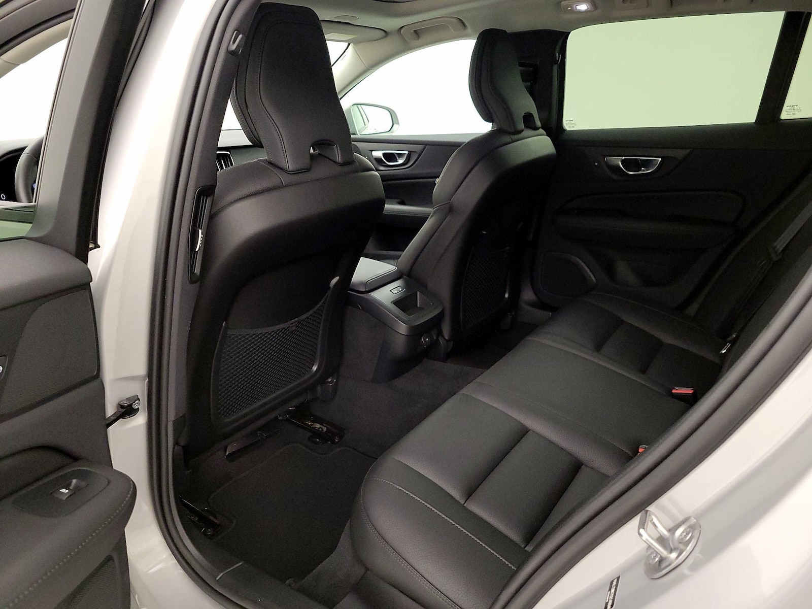 2025 Volvo V60 Cross Country Plus - Photo 22