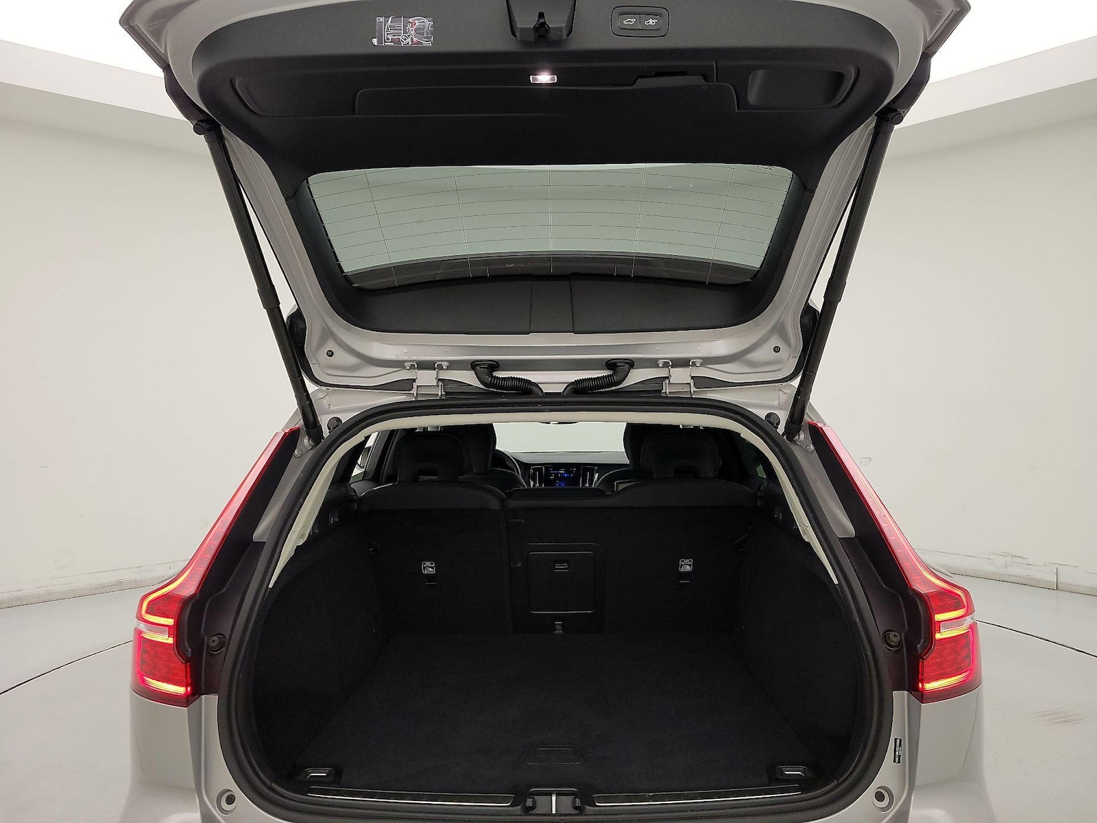 2025 Volvo V60 Cross Country Plus - Photo 23