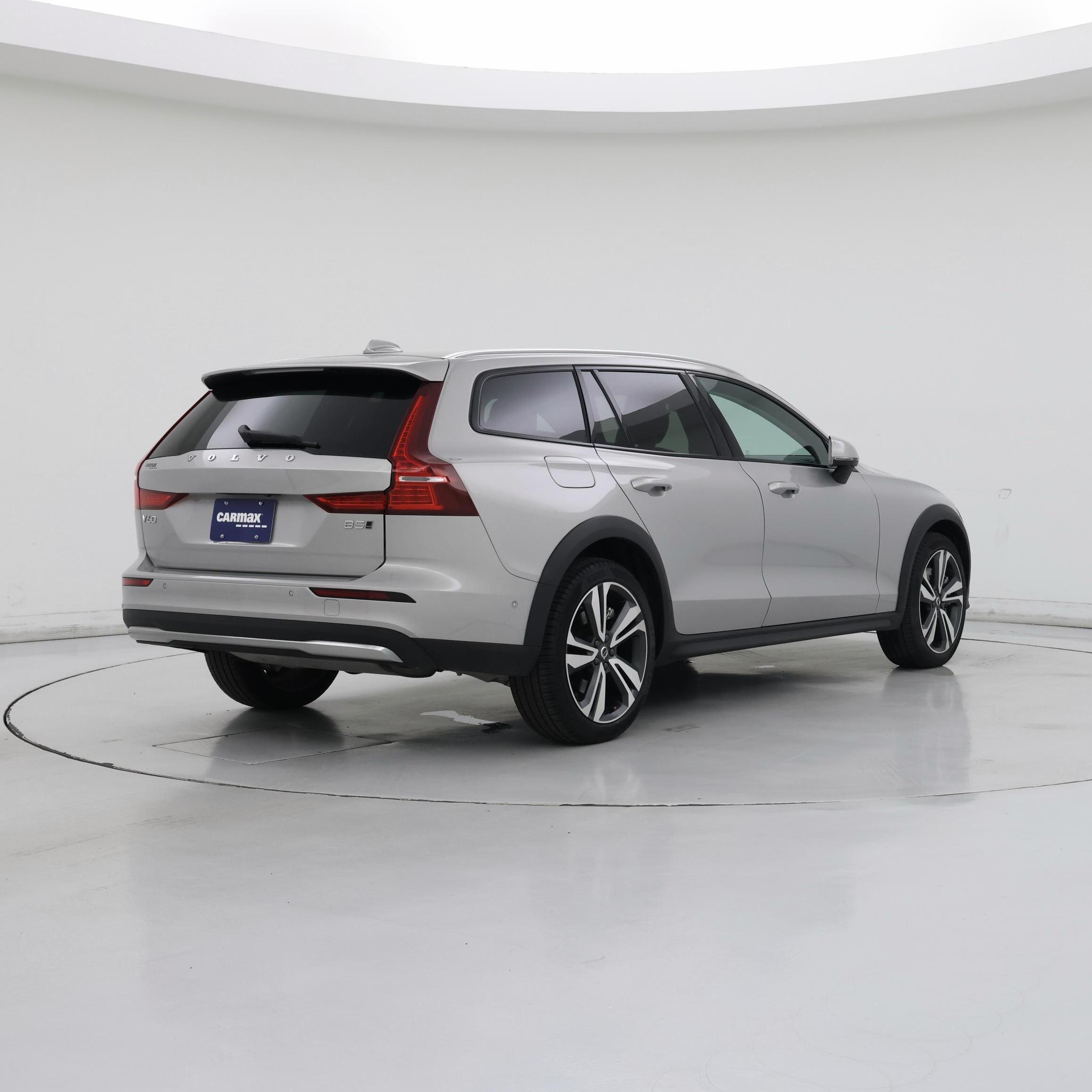 Thumbnail: 2025 Volvo S60 - 8