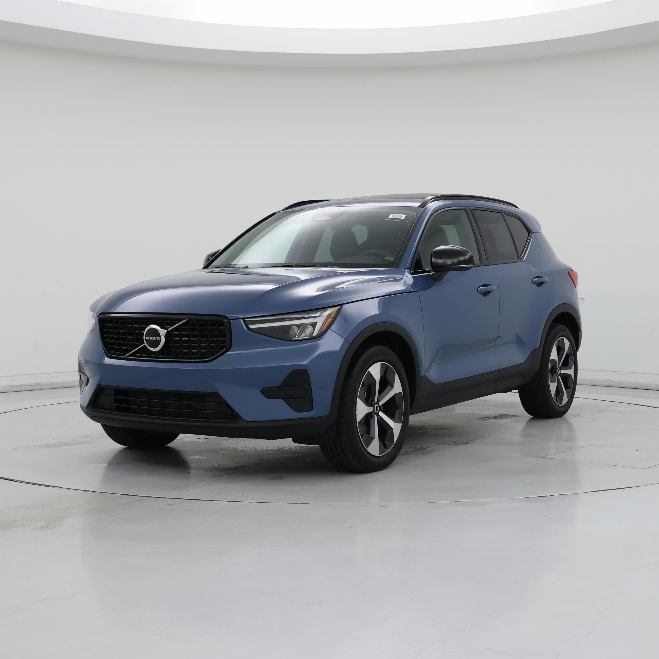 Thumbnail: 2024 Volvo XC40 - 4