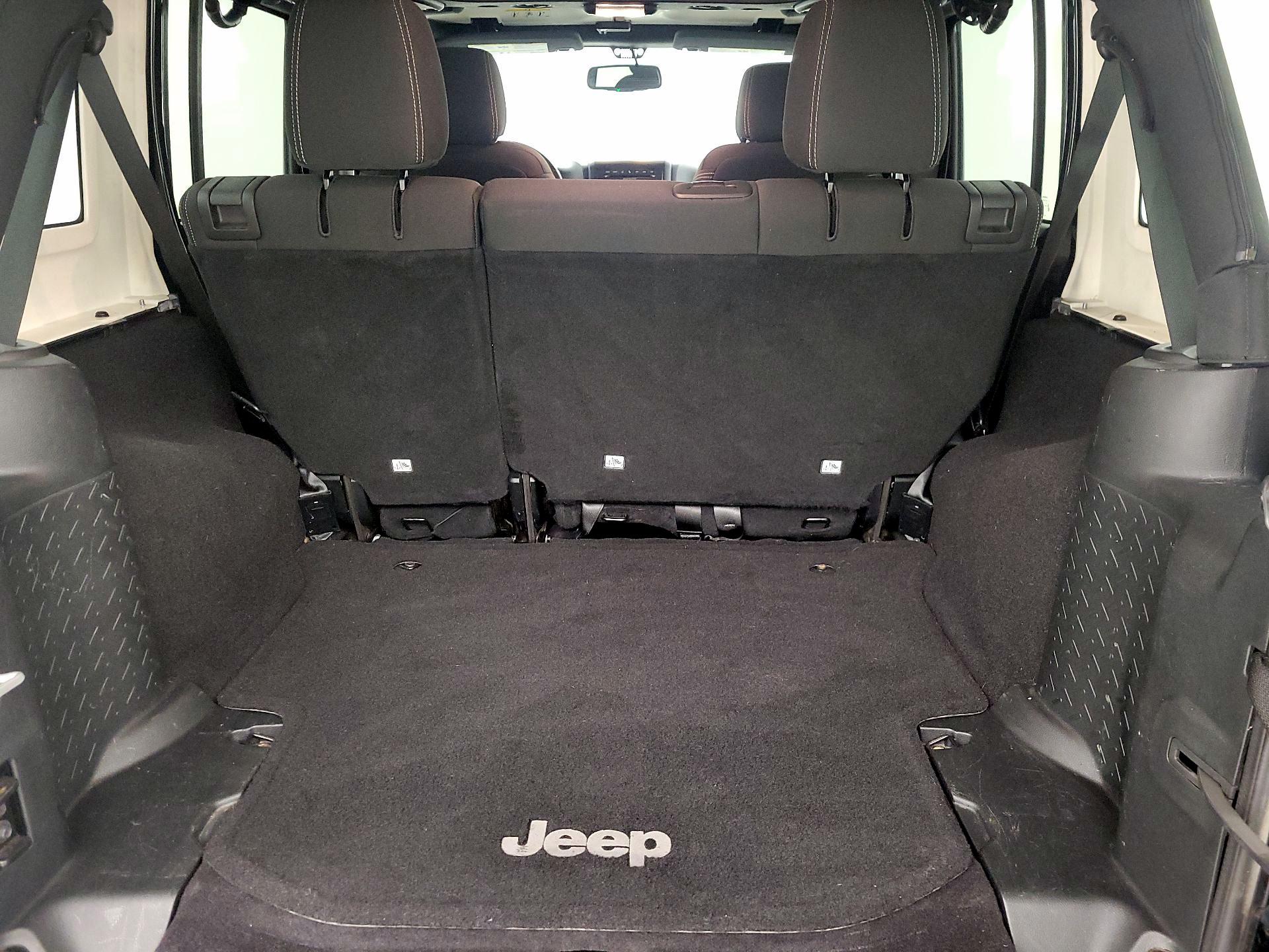 Thumbnail: 2017 Jeep Wrangler - 18