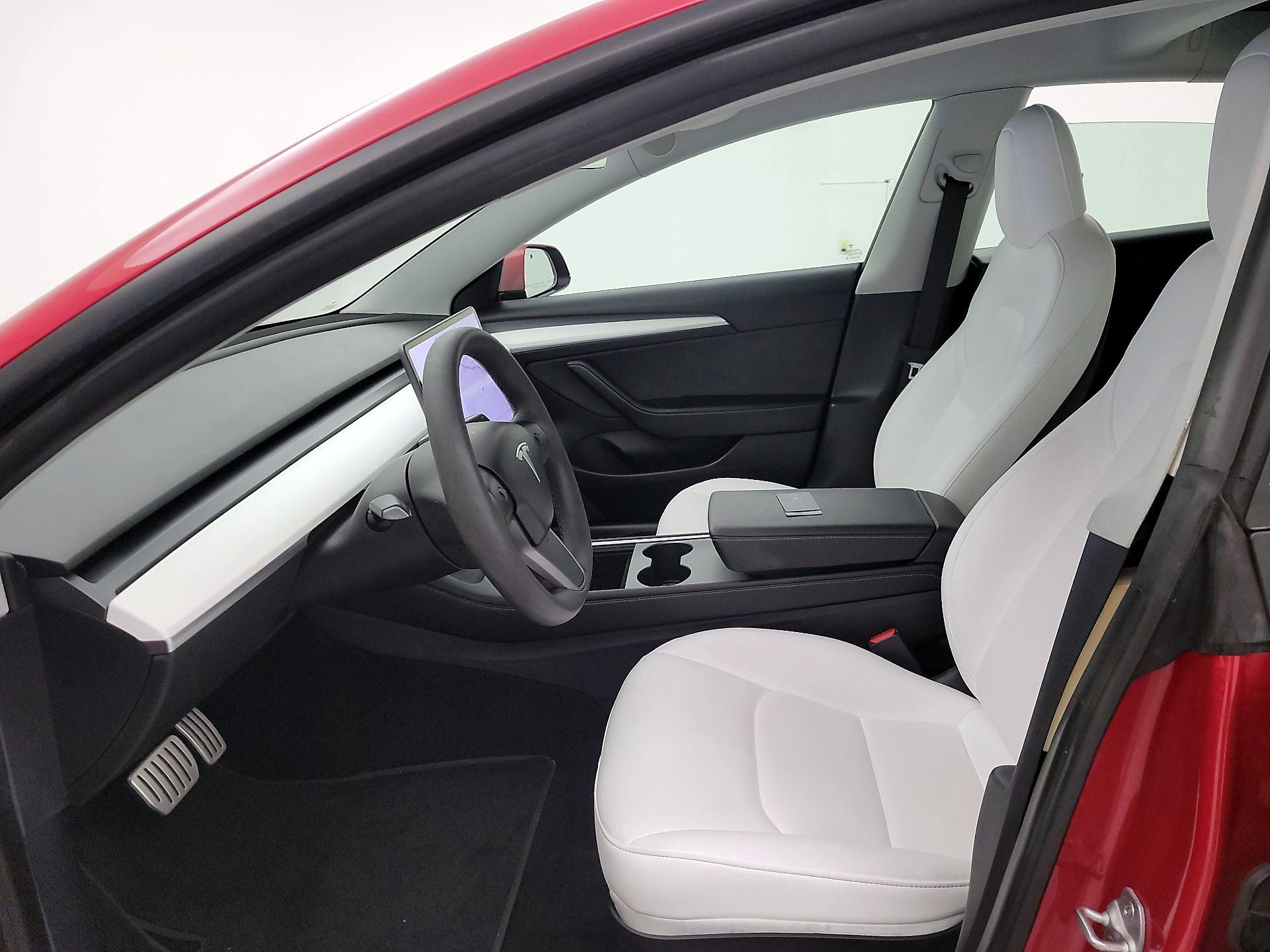 Thumbnail: 2021 Tesla Model 3 - 11