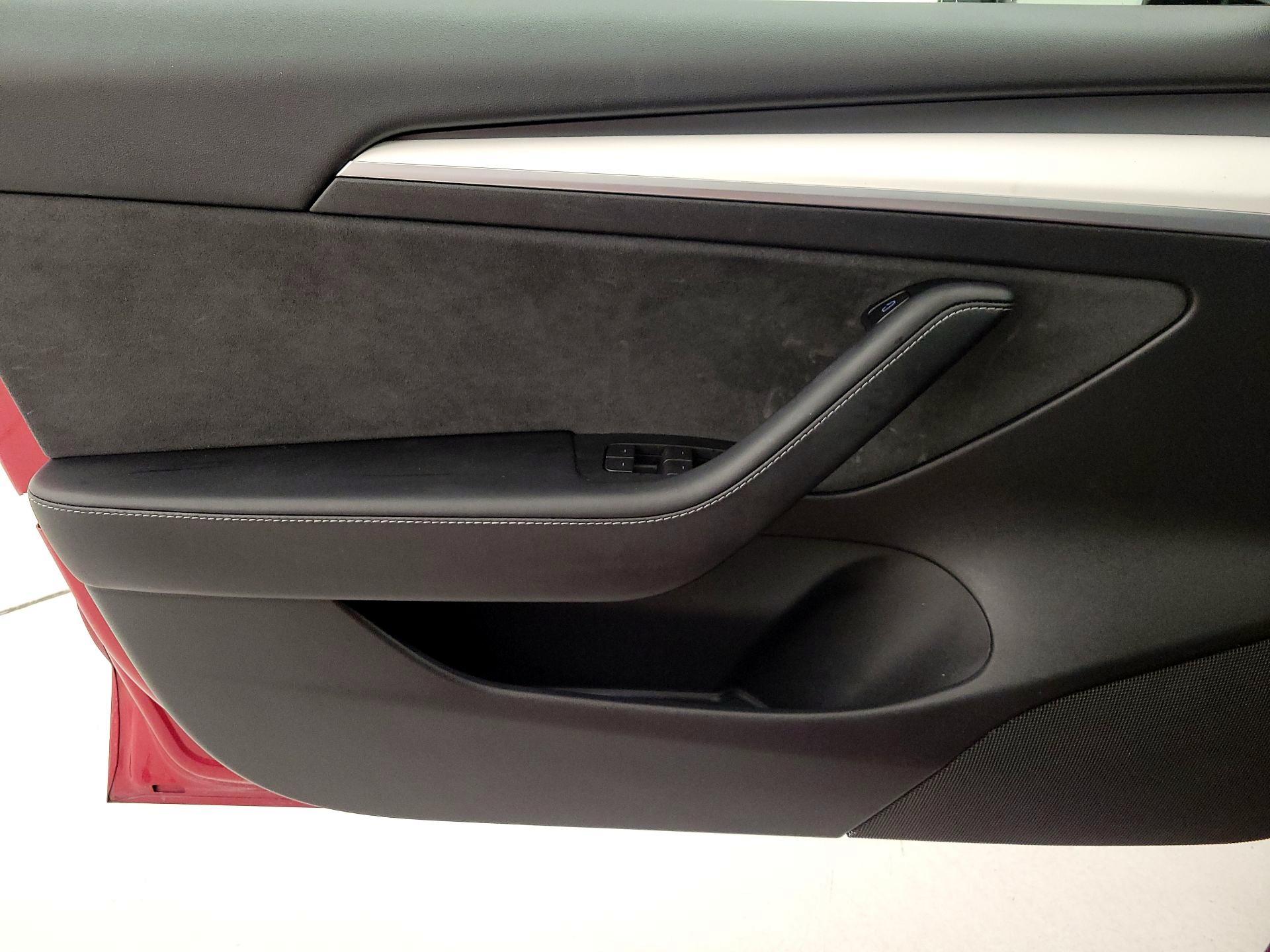 Thumbnail: 2021 Tesla Model 3 - 12