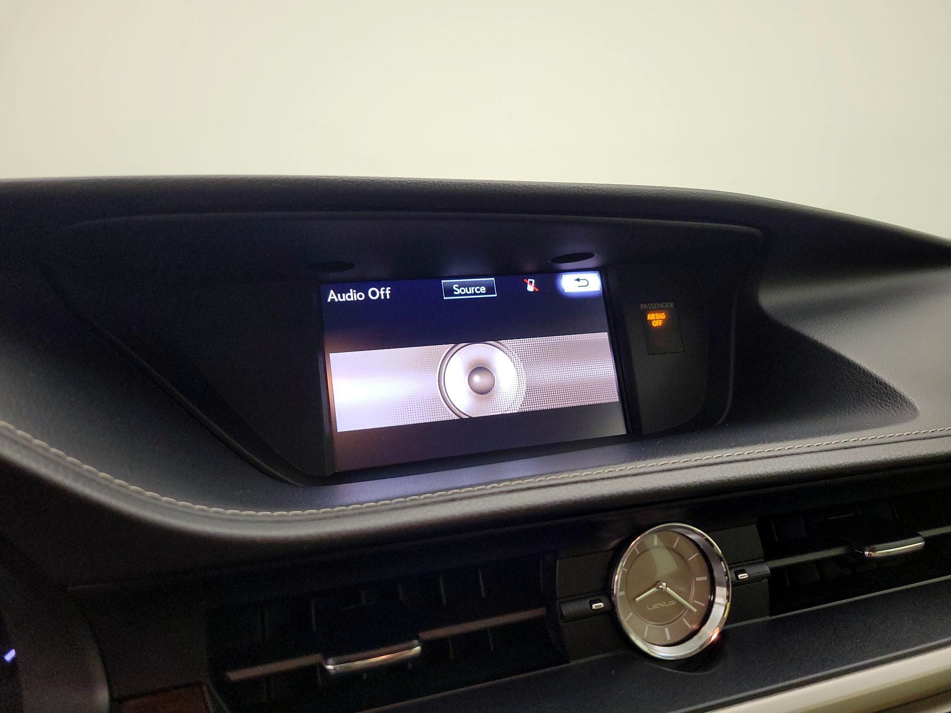 Thumbnail: 2015 Lexus ES - 15
