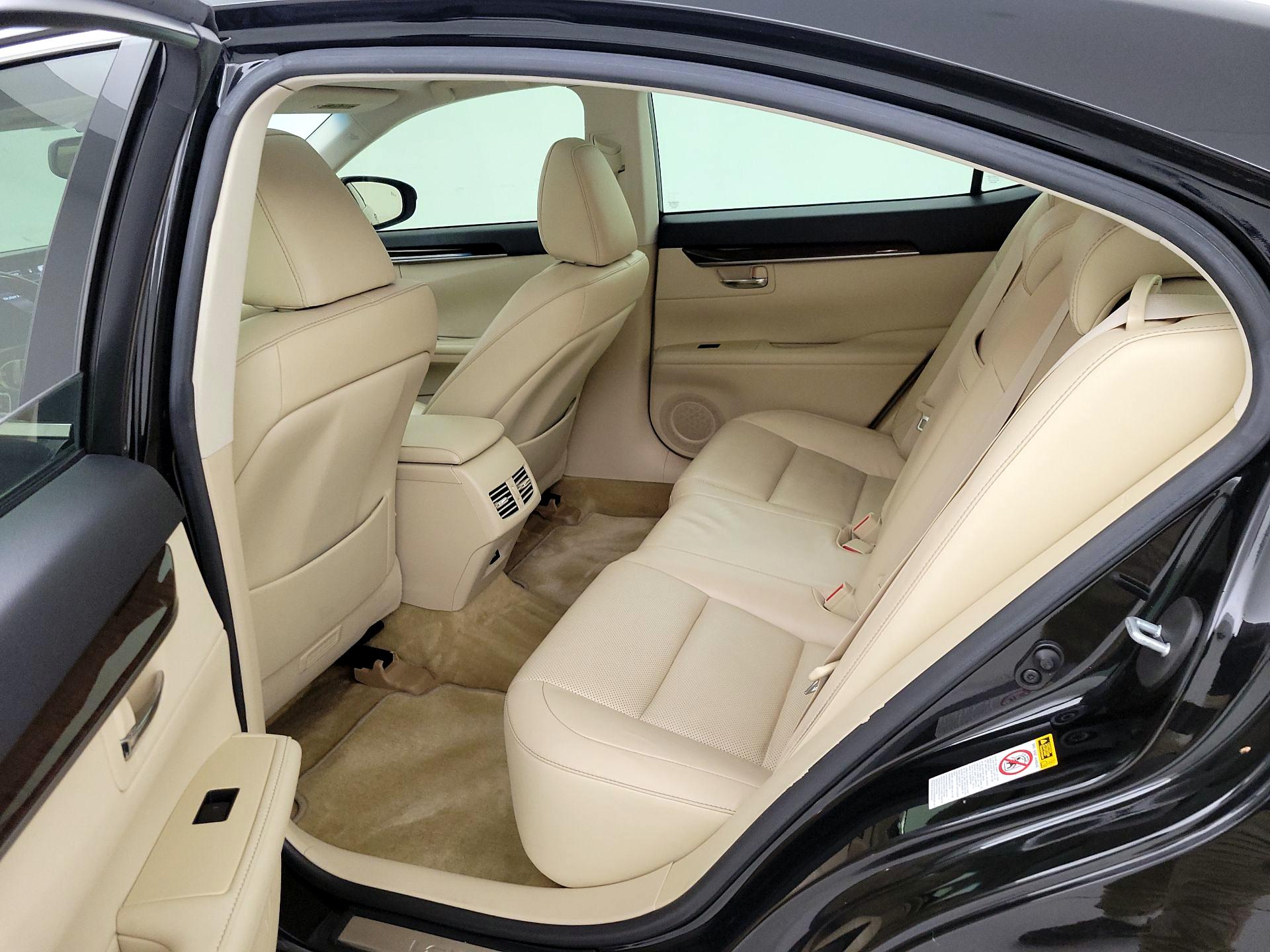 Thumbnail: 2015 Lexus ES - 20