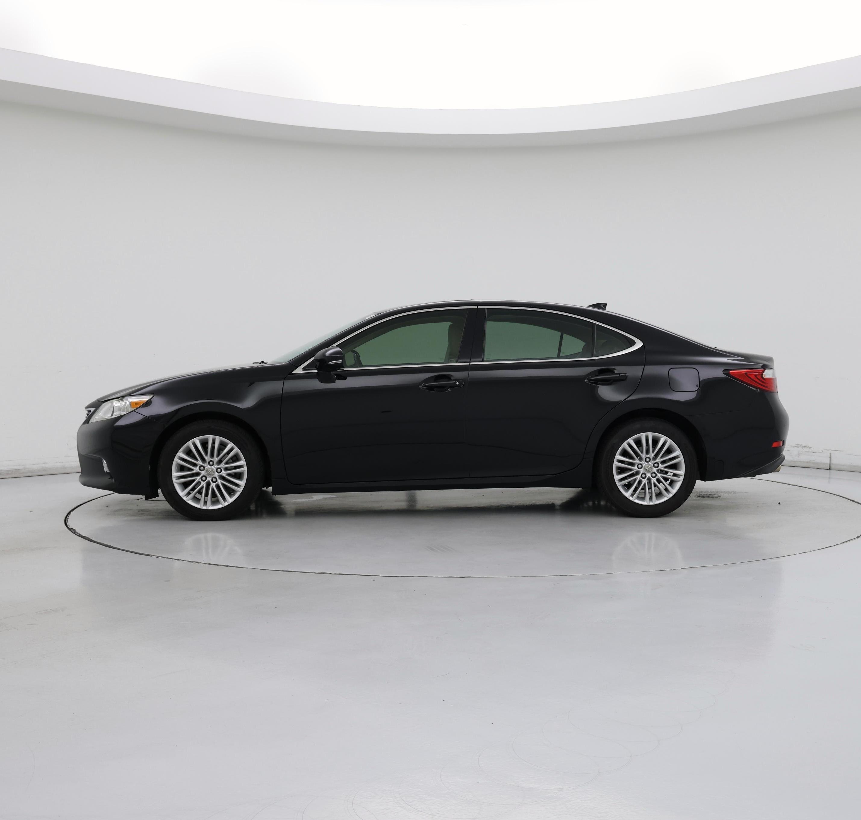 Thumbnail: 2015 Lexus ES - 3