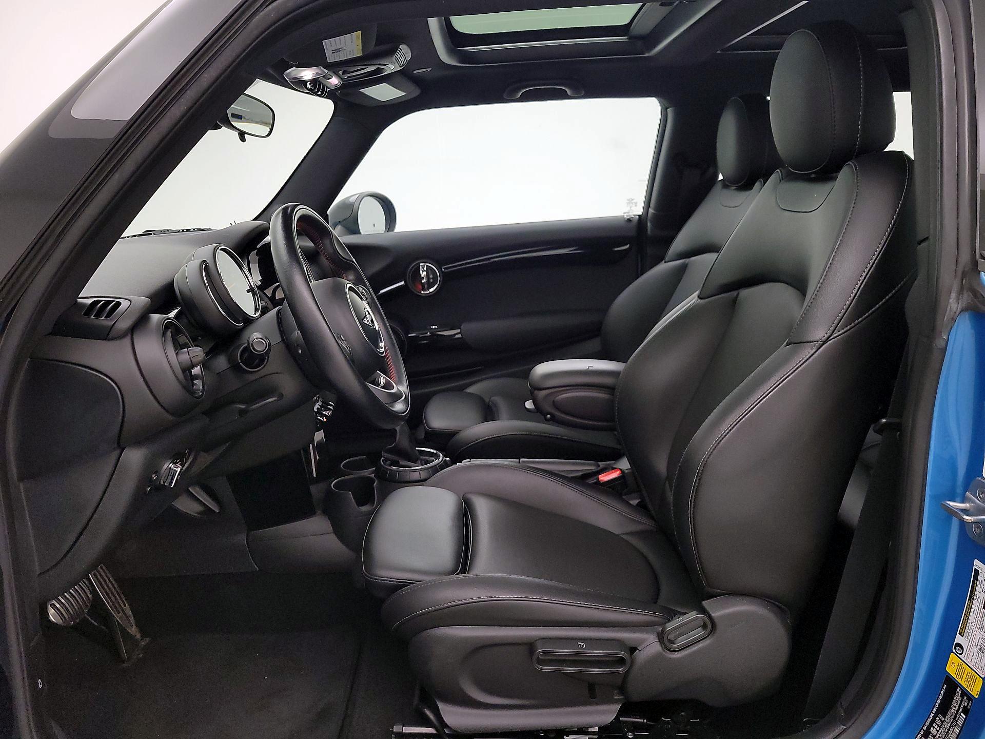 Thumbnail: 2016 MINI Cooper Hardtop - 11