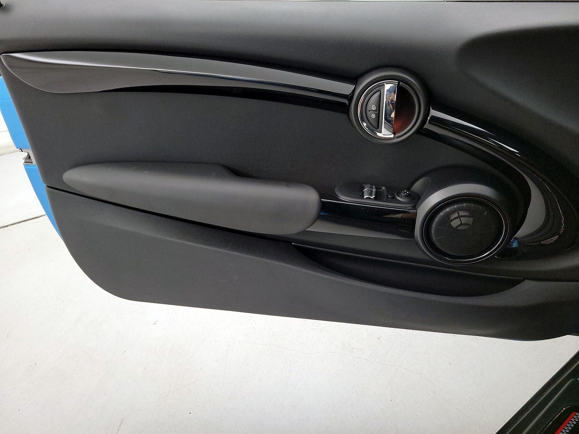 Thumbnail: 2016 MINI Cooper Hardtop - 12