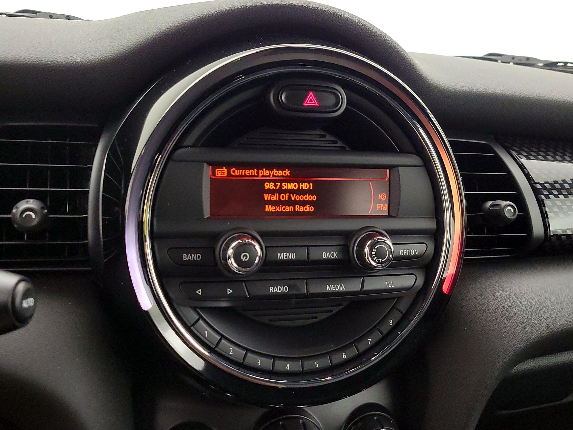 Thumbnail: 2016 MINI Cooper Hardtop - 14