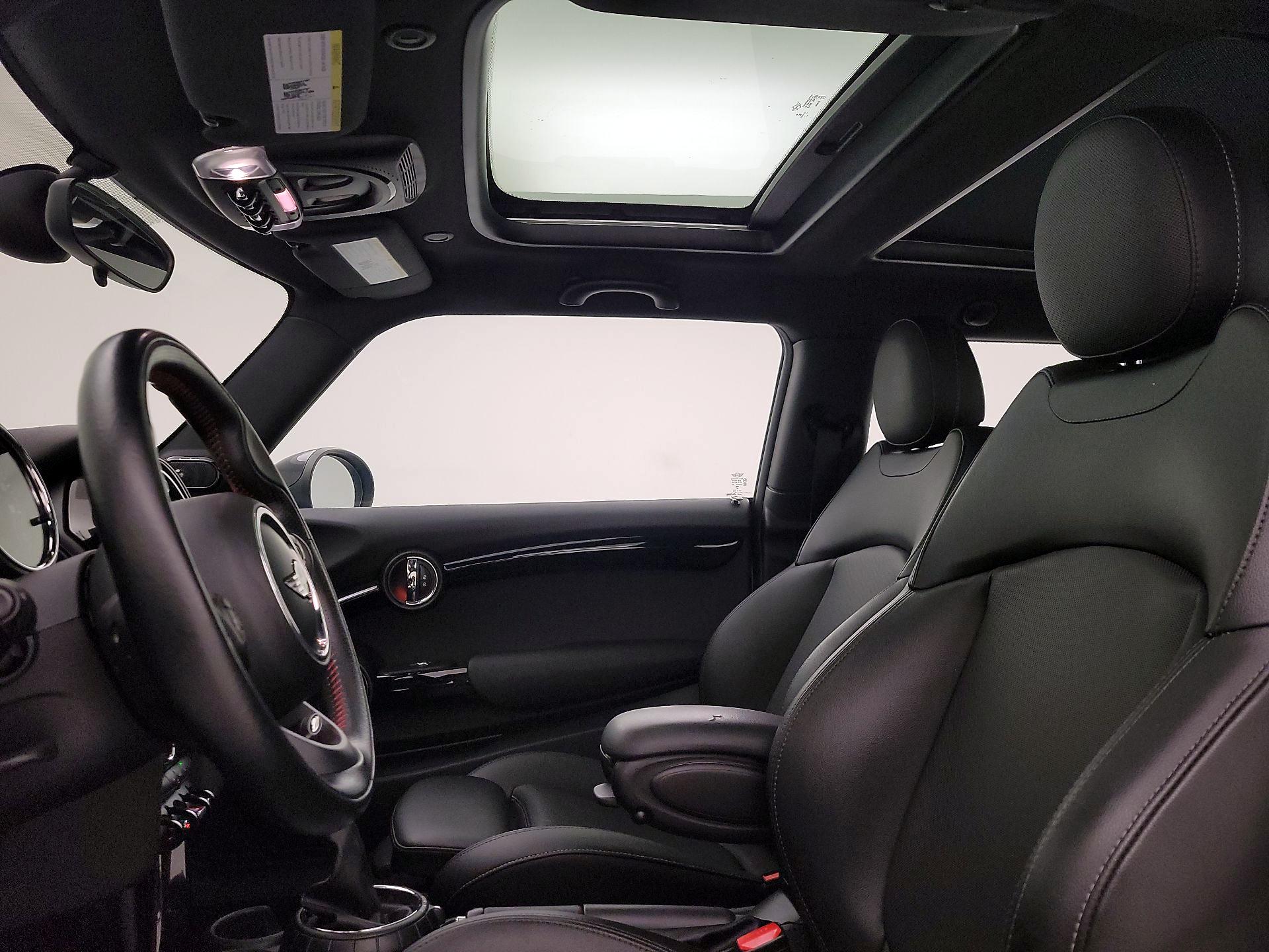 Thumbnail: 2016 MINI Cooper Hardtop - 18