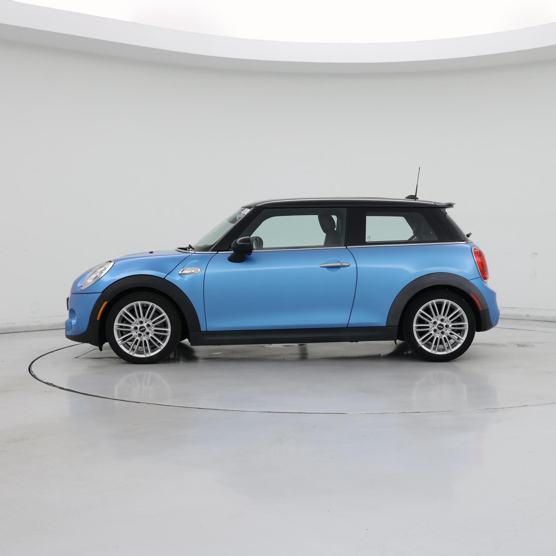 Thumbnail: 2016 MINI Cooper Hardtop - 3