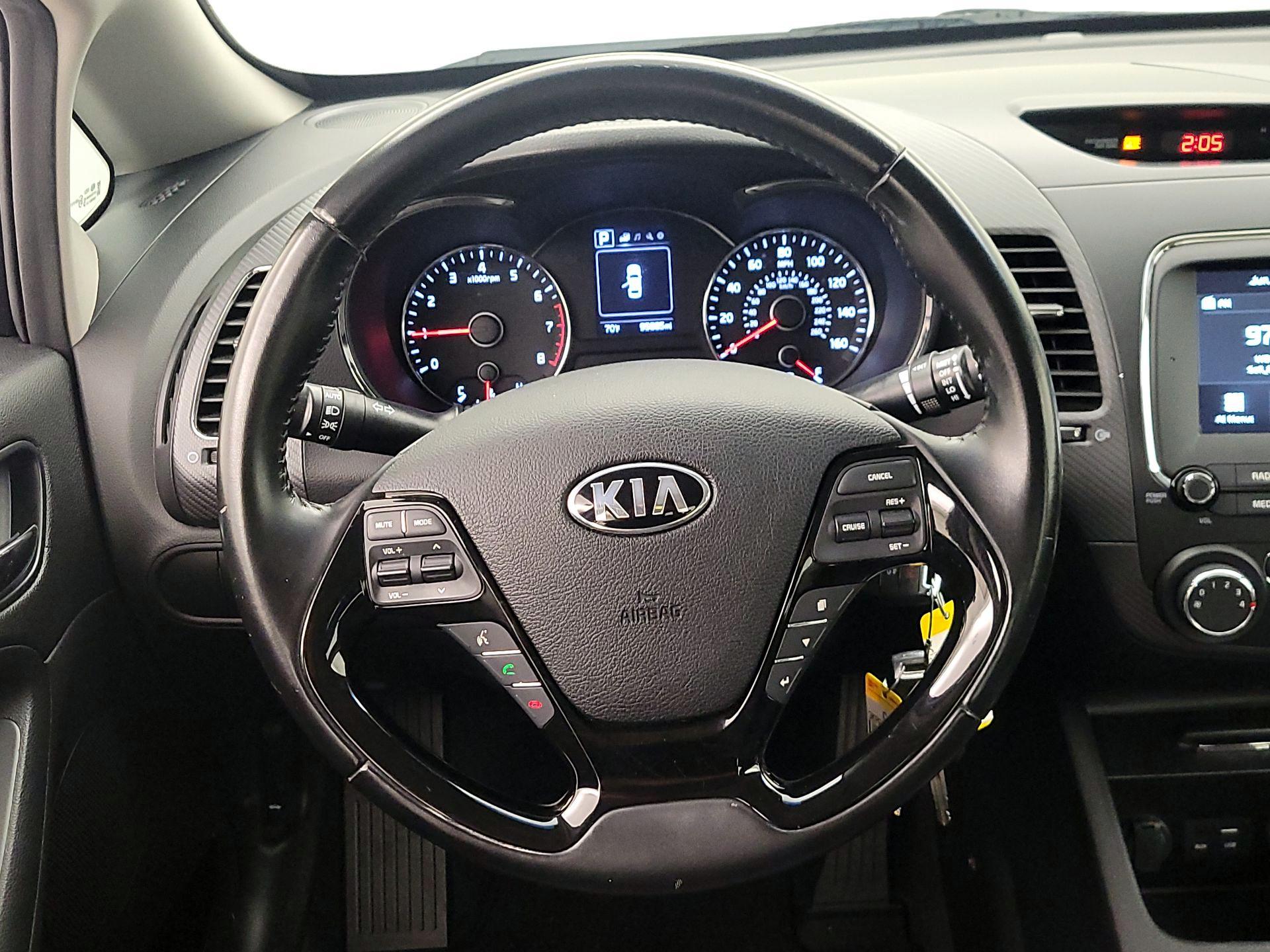 Thumbnail: 2017 Kia Forte - 10