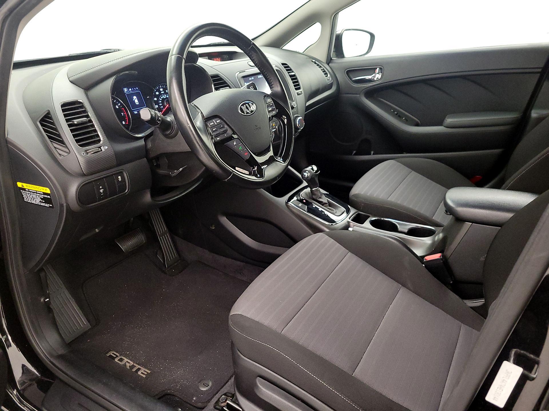 Thumbnail: 2017 Kia Forte - 11