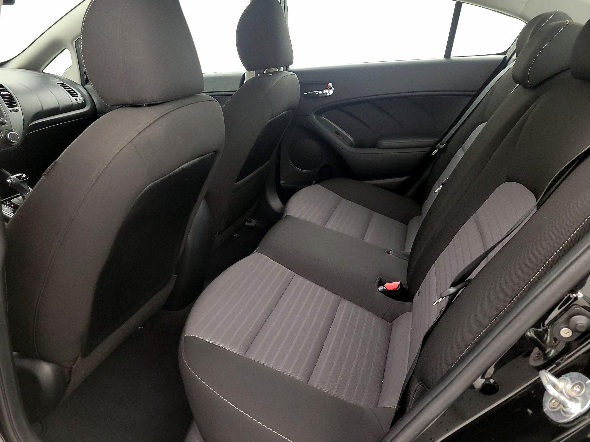 Thumbnail: 2017 Kia Forte - 19