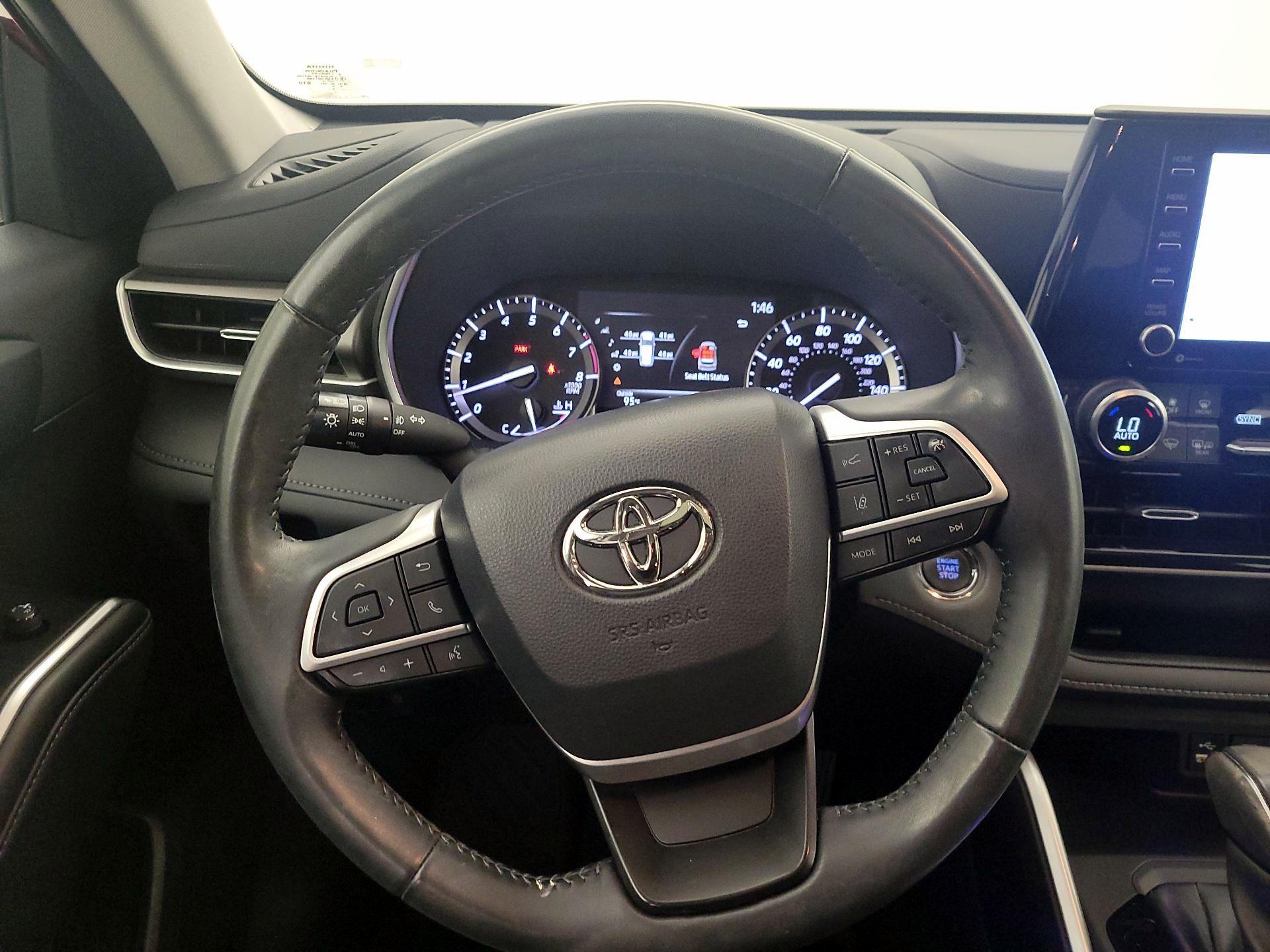 Thumbnail: 2022 Toyota Highlander - 10