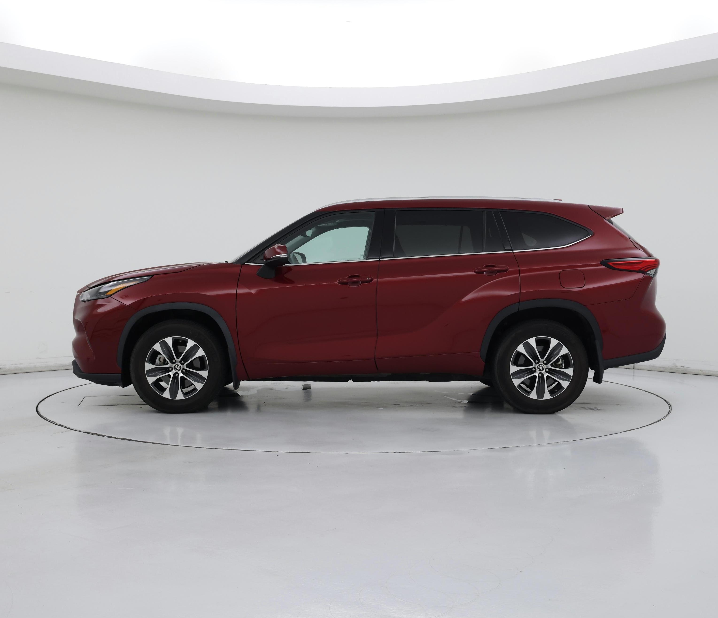 Thumbnail: 2022 Toyota Highlander - 3