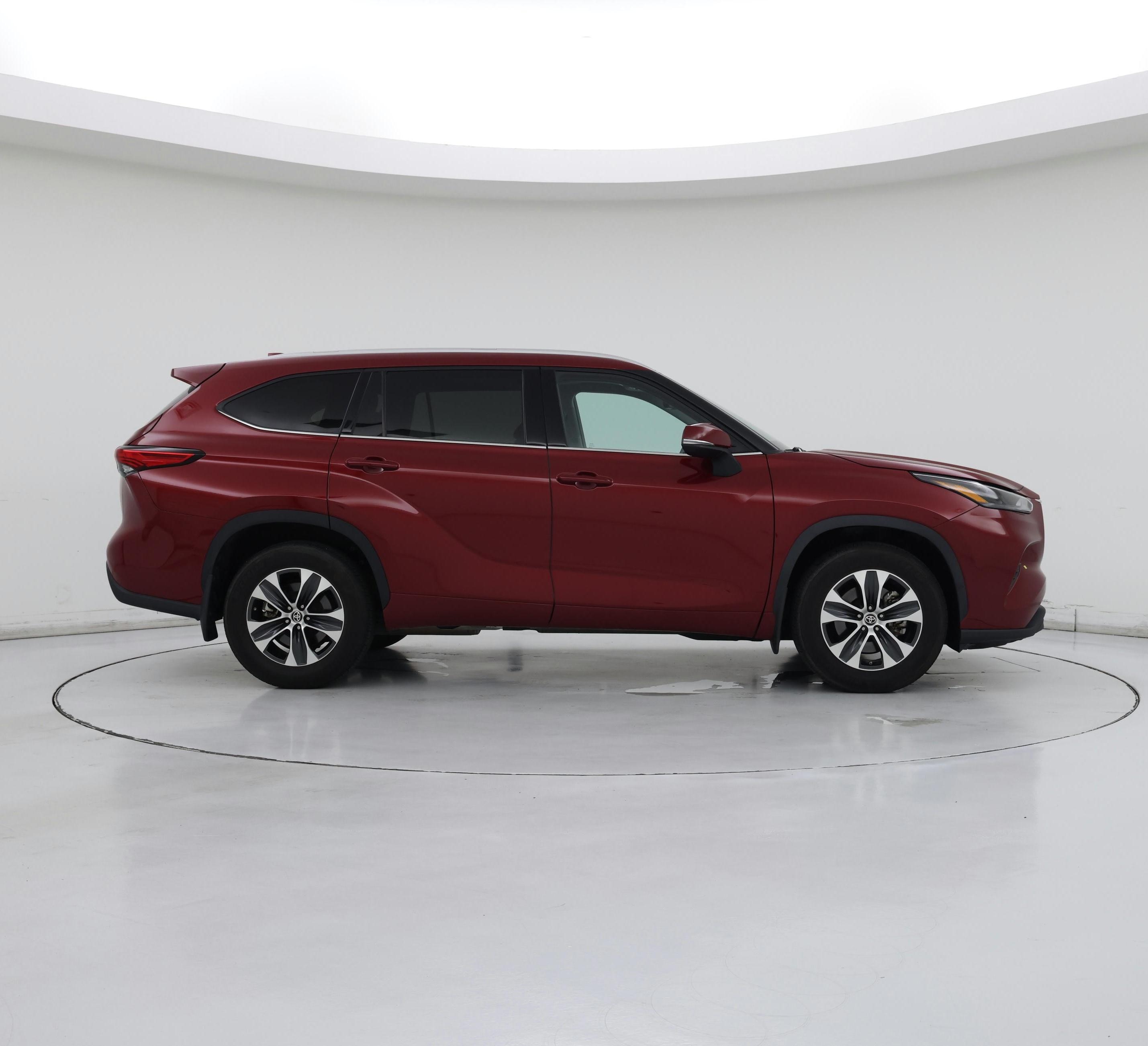 Thumbnail: 2022 Toyota Highlander - 7