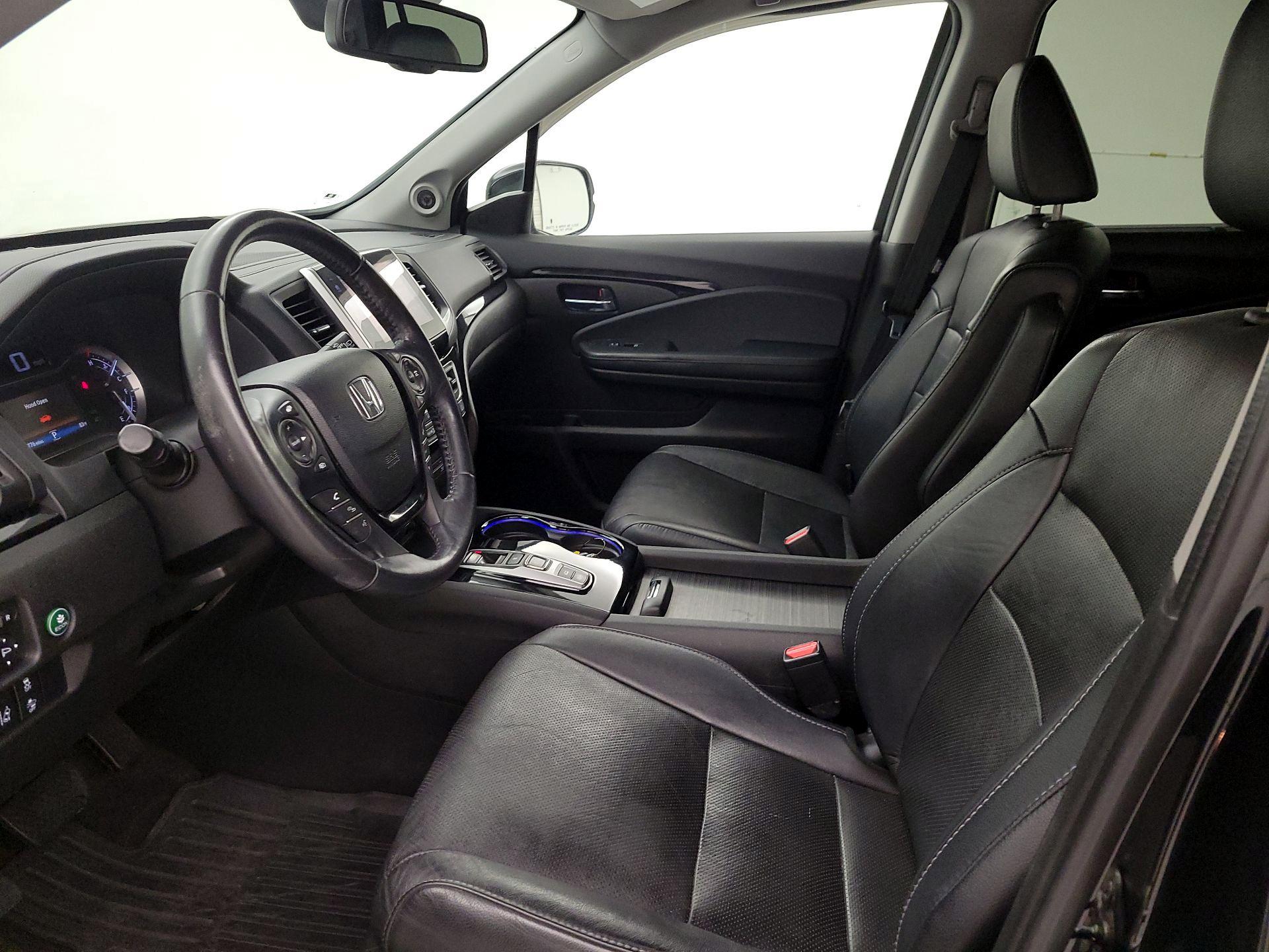 Thumbnail: 2017 Honda Pilot - 11