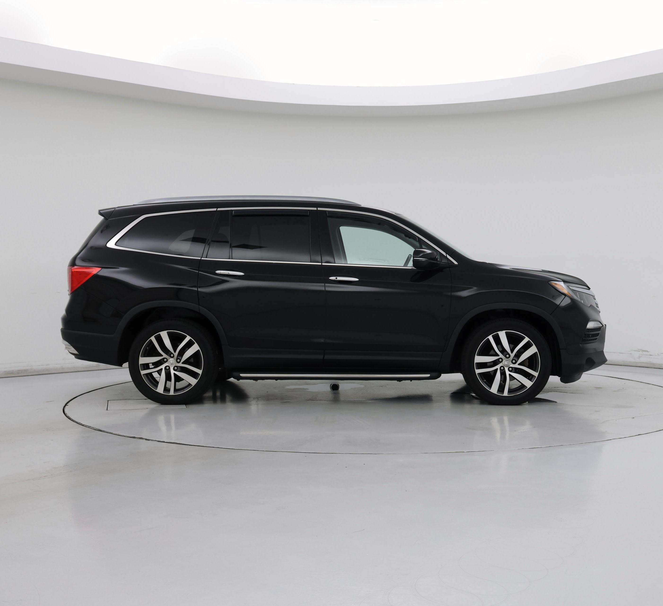 Thumbnail: 2017 Honda Pilot - 7