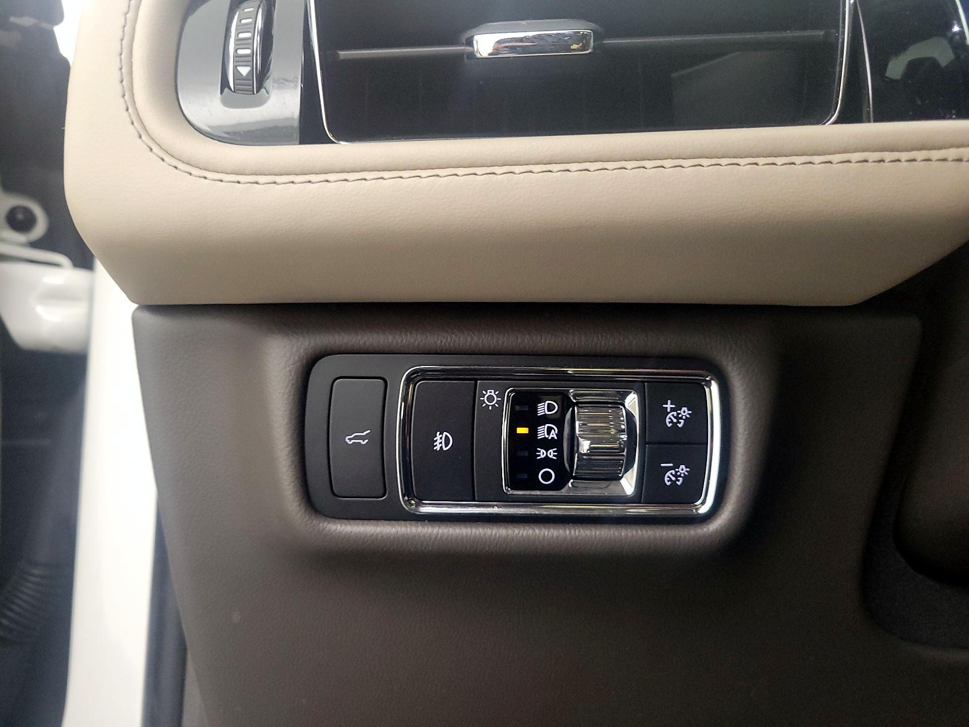 Thumbnail: 2022 Lincoln Aviator - 13
