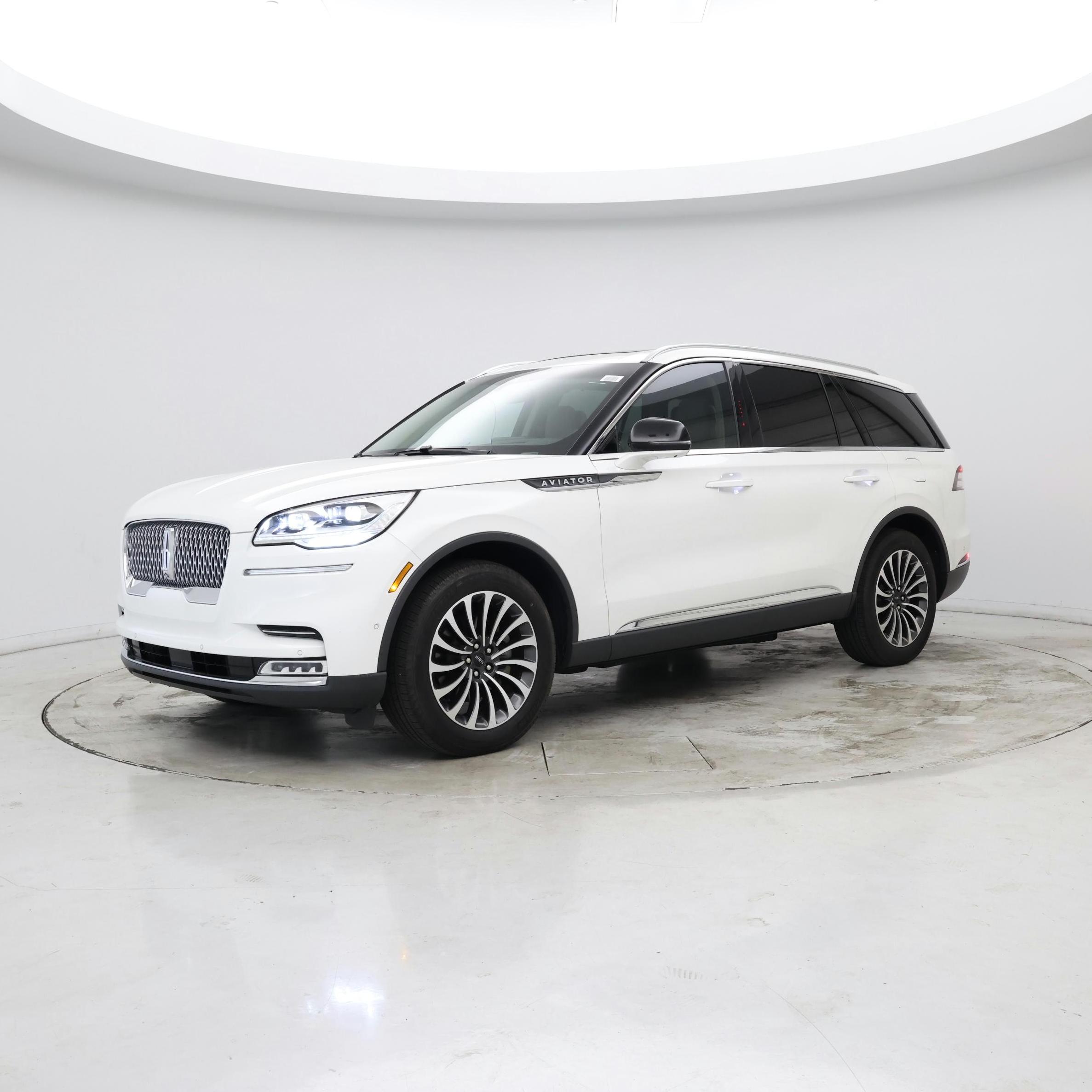 Thumbnail: 2022 Lincoln Aviator - 3