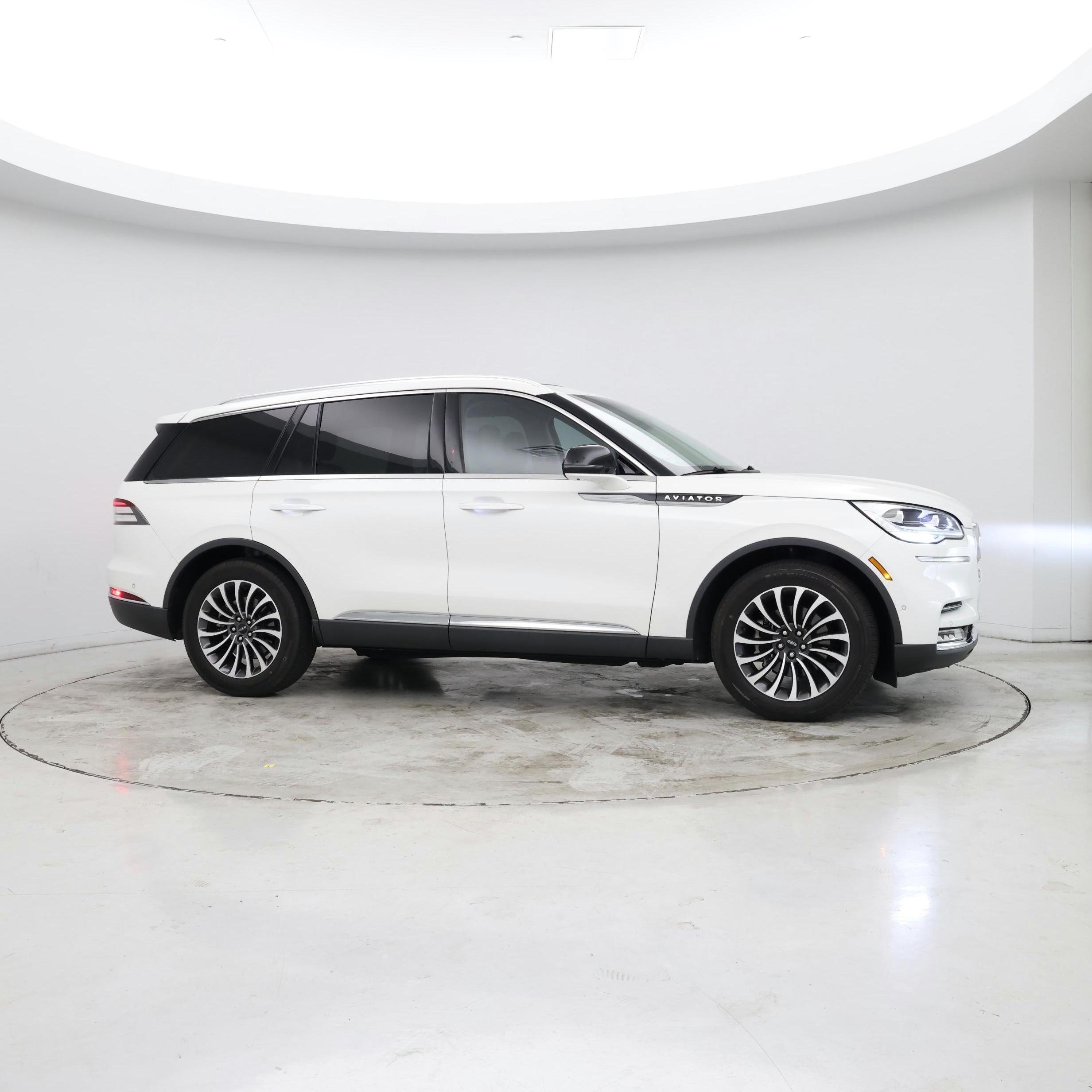 Thumbnail: 2022 Lincoln Aviator - 7