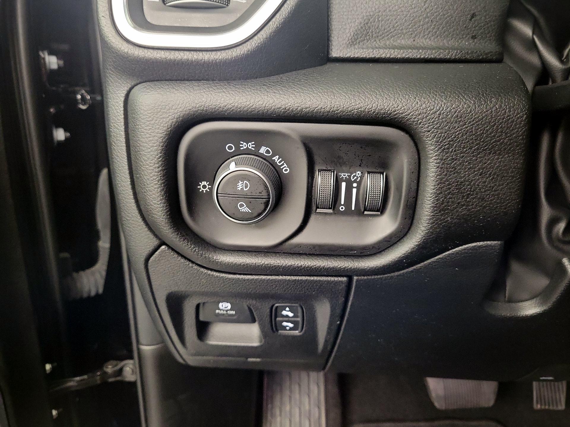 Thumbnail: 2025 RAM 1500 - 13