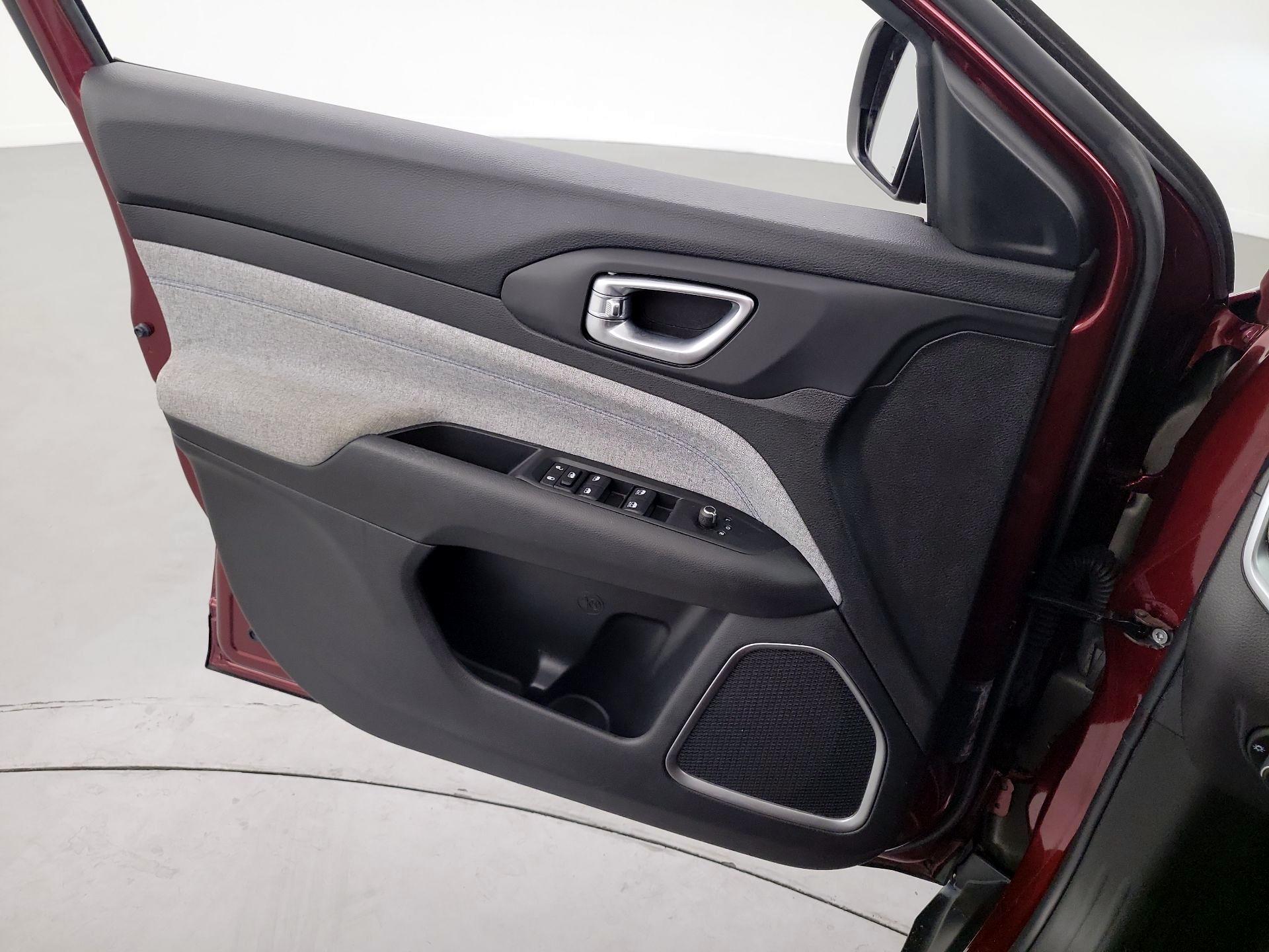 Thumbnail: 2022 Jeep Compass - 10