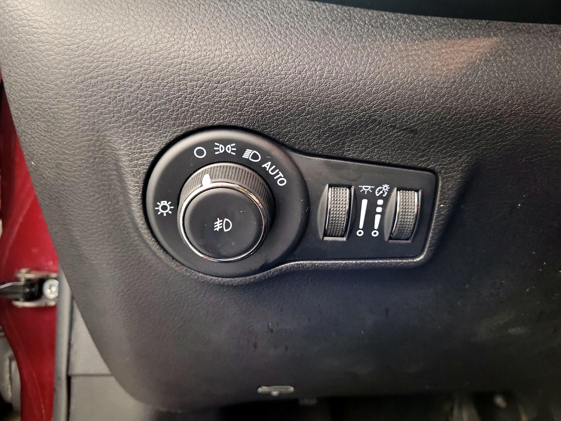 Thumbnail: 2022 Jeep Compass - 11