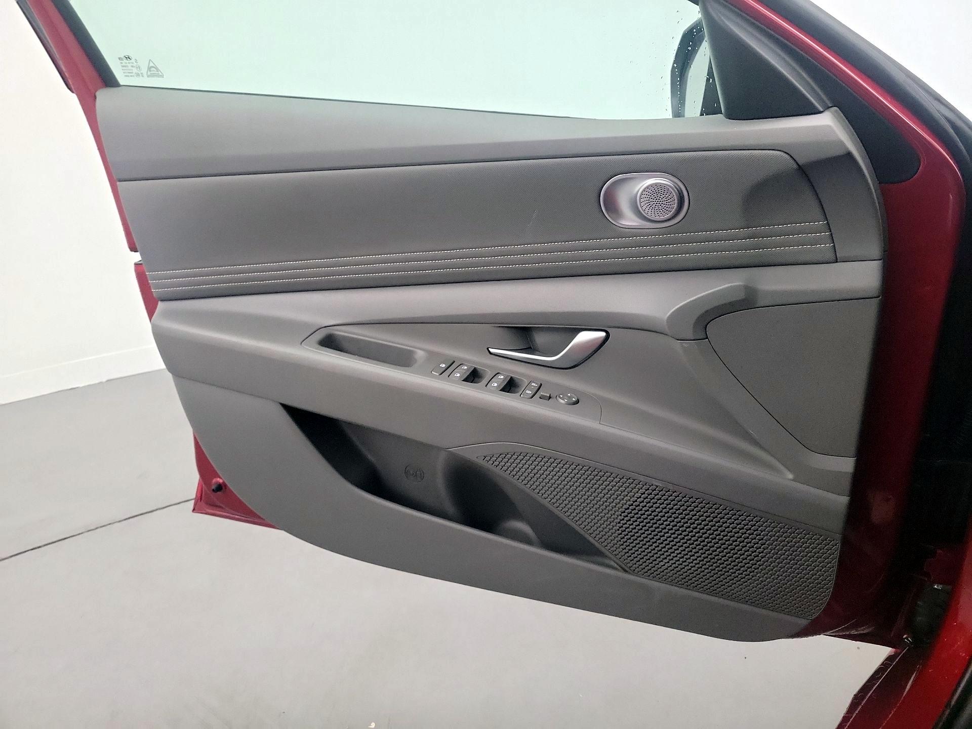 Thumbnail: 2025 Hyundai Elantra - 12