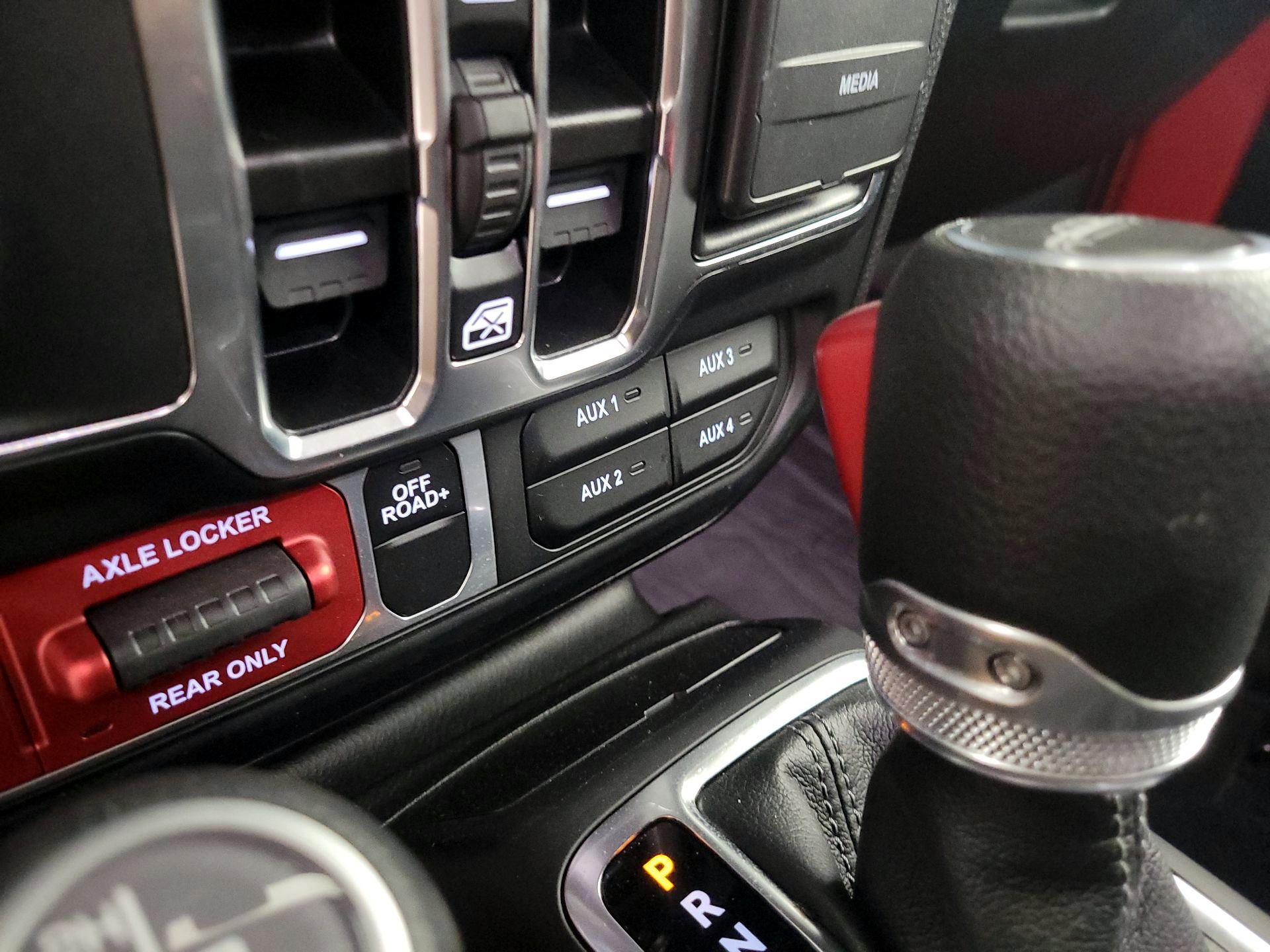 Thumbnail: 2024 Jeep Gladiator - 18
