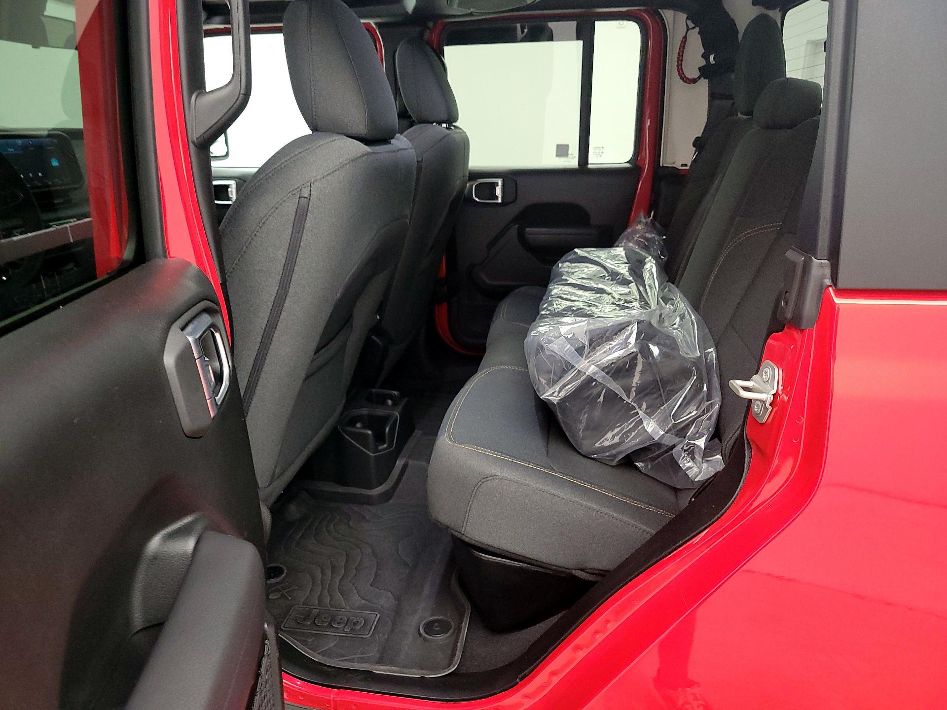 Thumbnail: 2024 Jeep Gladiator - 20