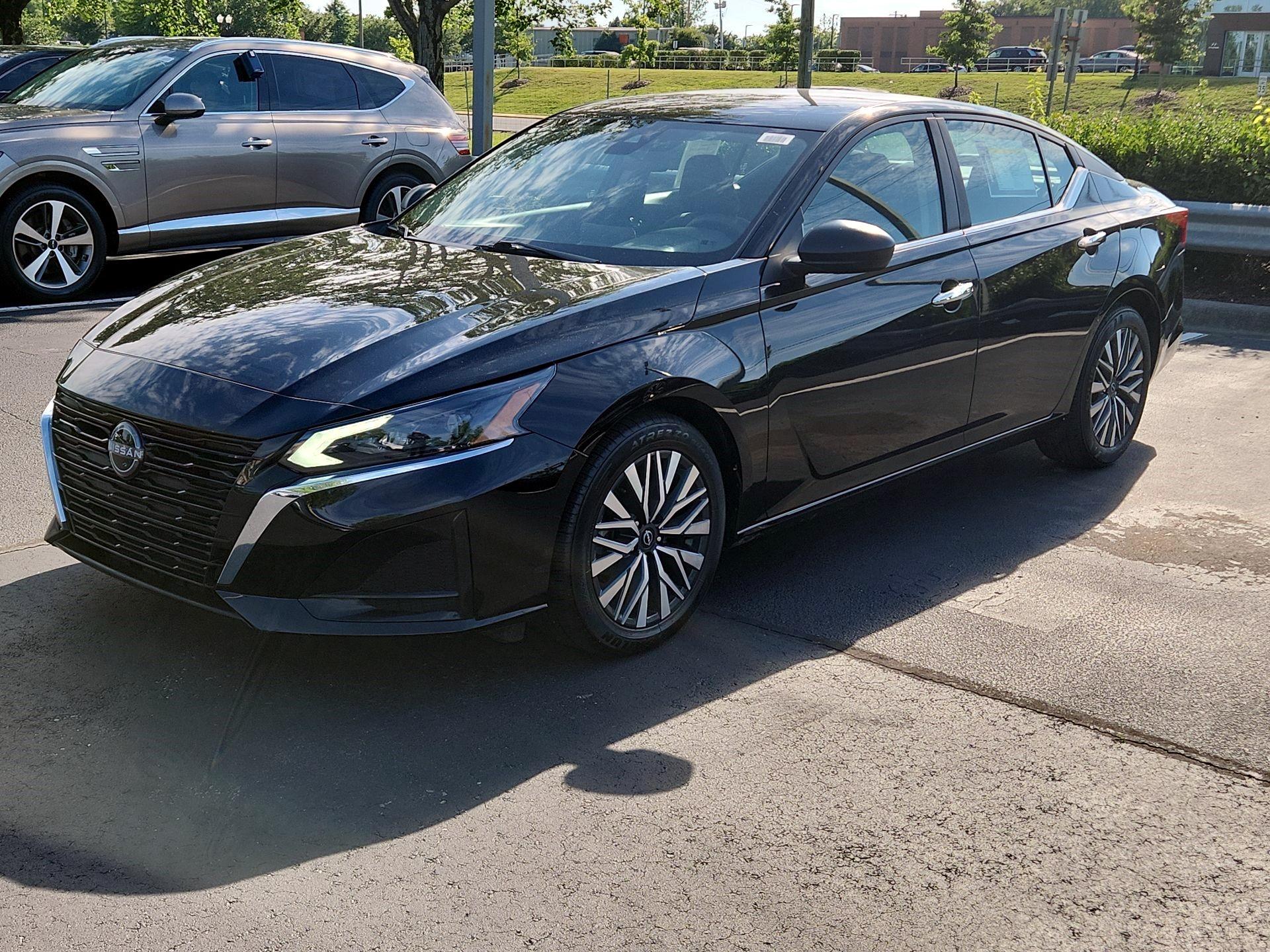 Thumbnail: 2024 Nissan Altima - 3