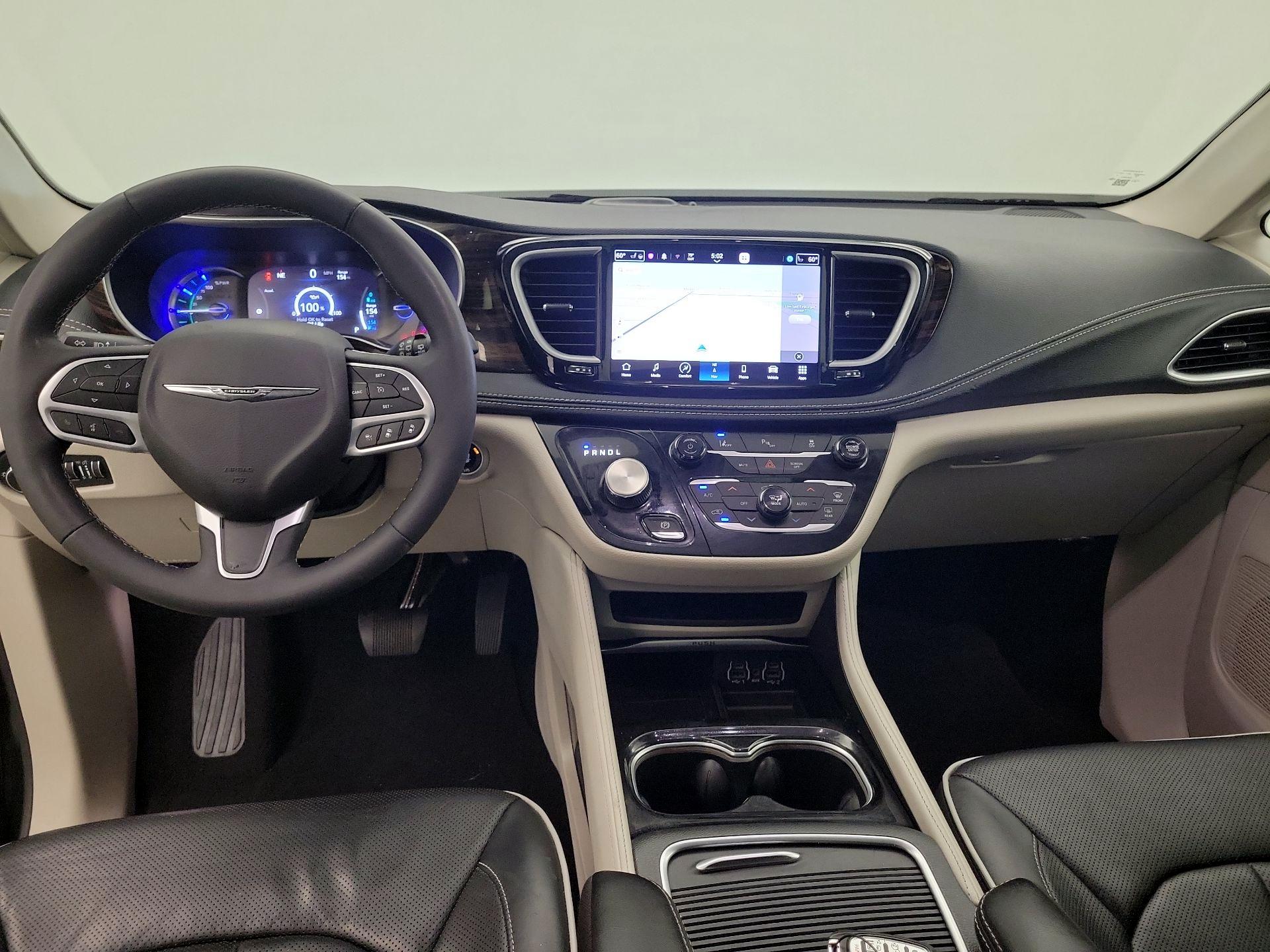 Thumbnail: 2023 Chrysler Pacifica - 9