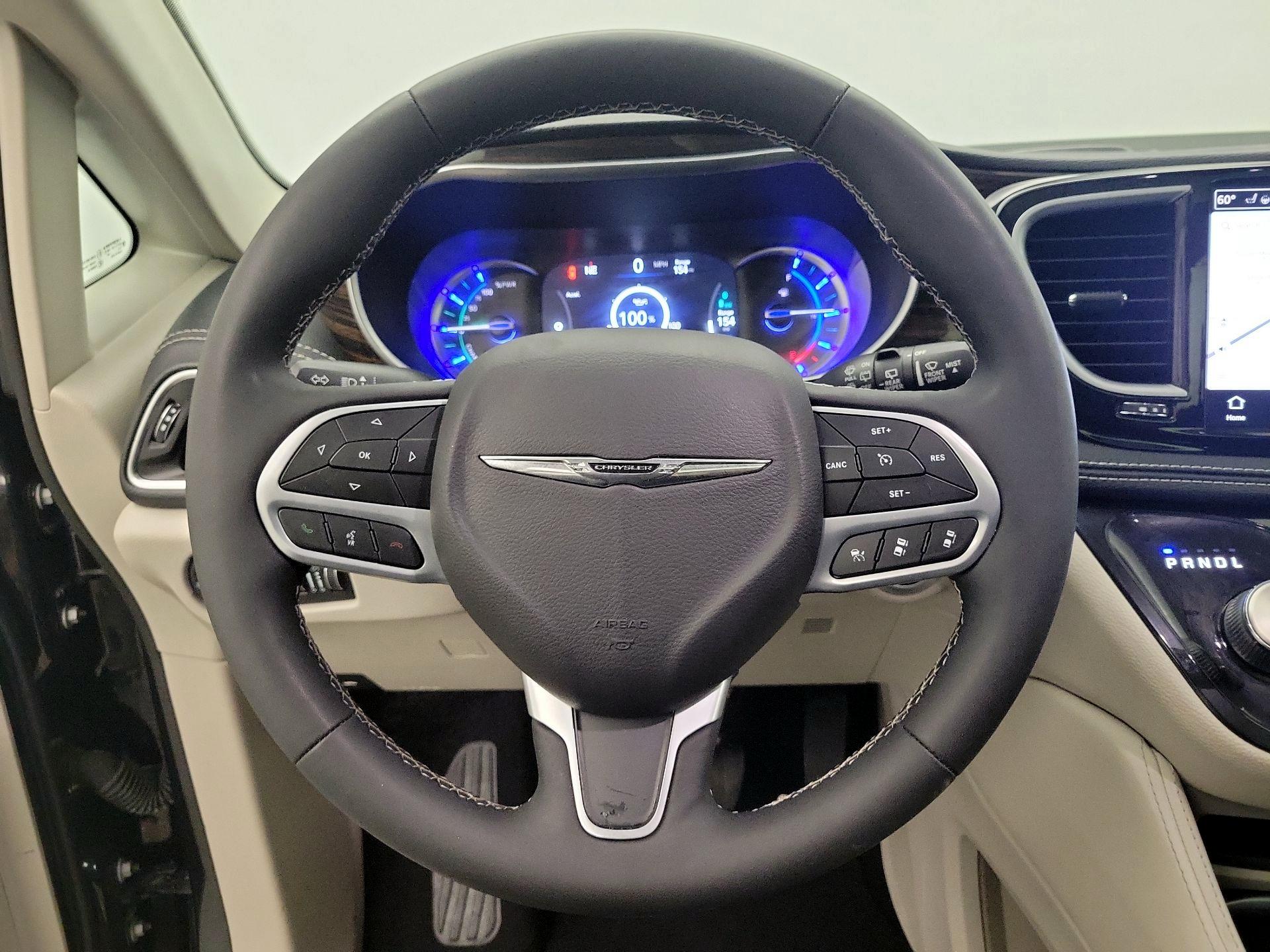 Thumbnail: 2023 Chrysler Pacifica - 10