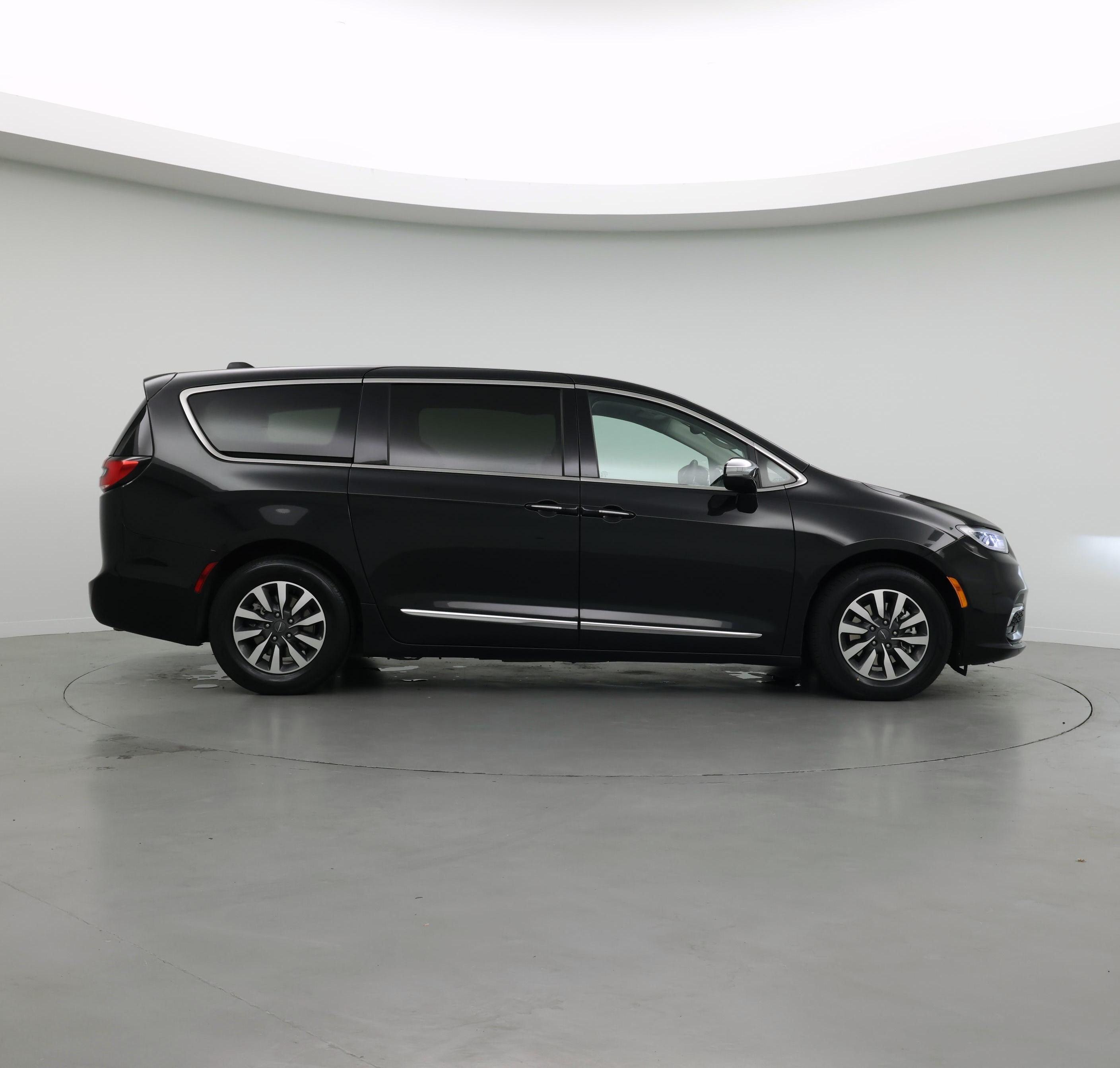Thumbnail: 2023 Chrysler Pacifica - 7