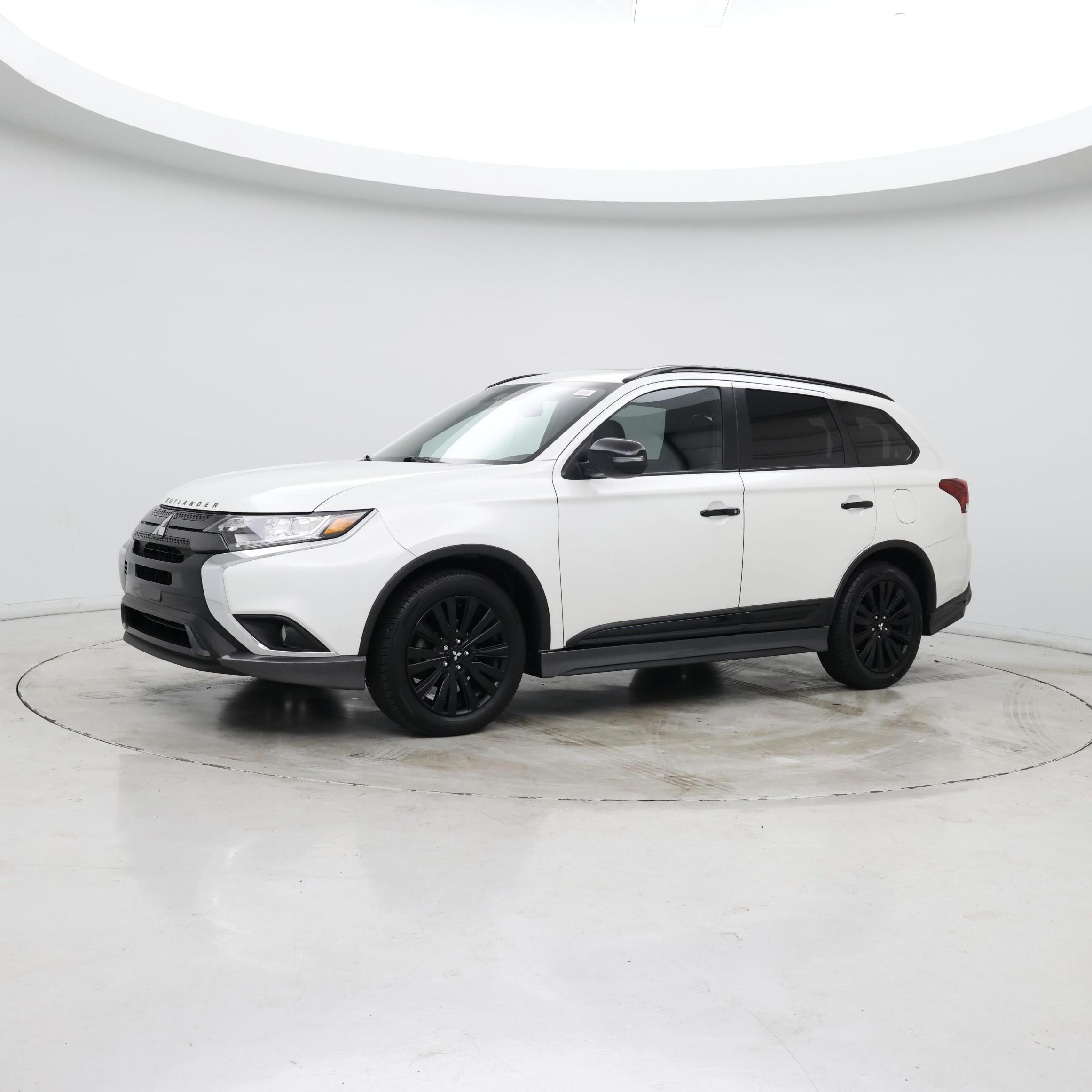 Thumbnail: 2020 Mitsubishi Outlander - 3