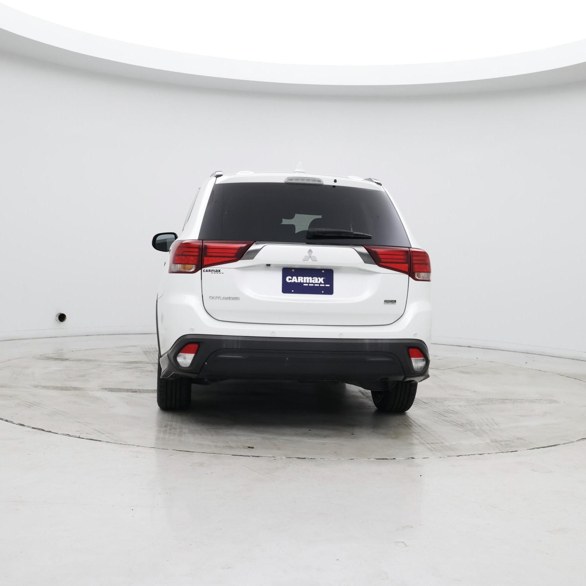 Thumbnail: 2020 Mitsubishi Outlander - 7