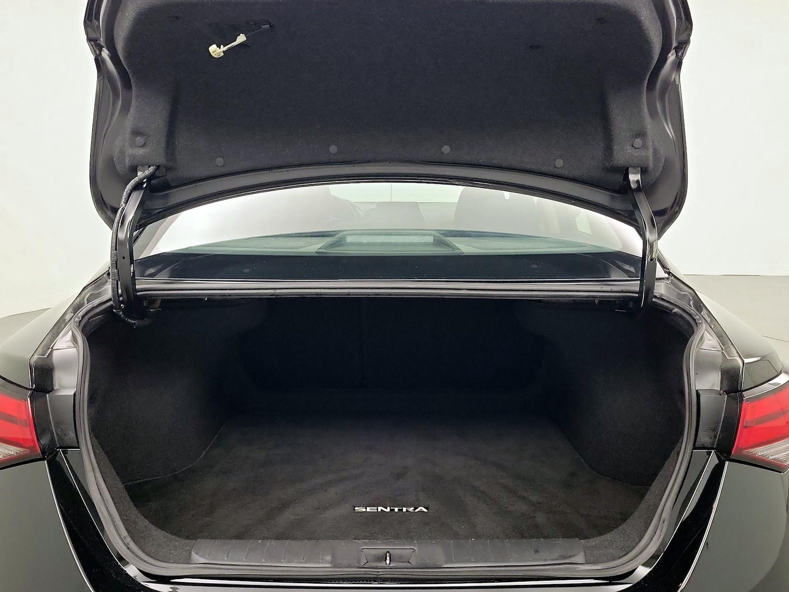 2024 Nissan Sentra SV - Photo 21