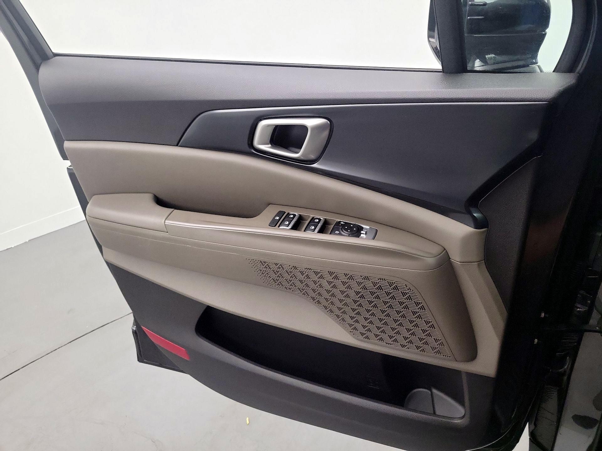 Thumbnail: 2025 Kia Carnival - 12