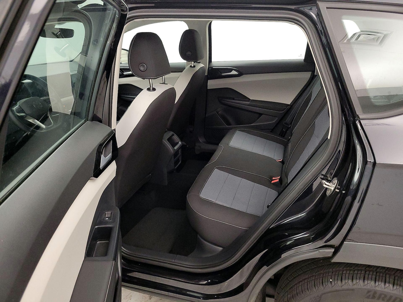 2025 Volkswagen Taos S - Photo 20