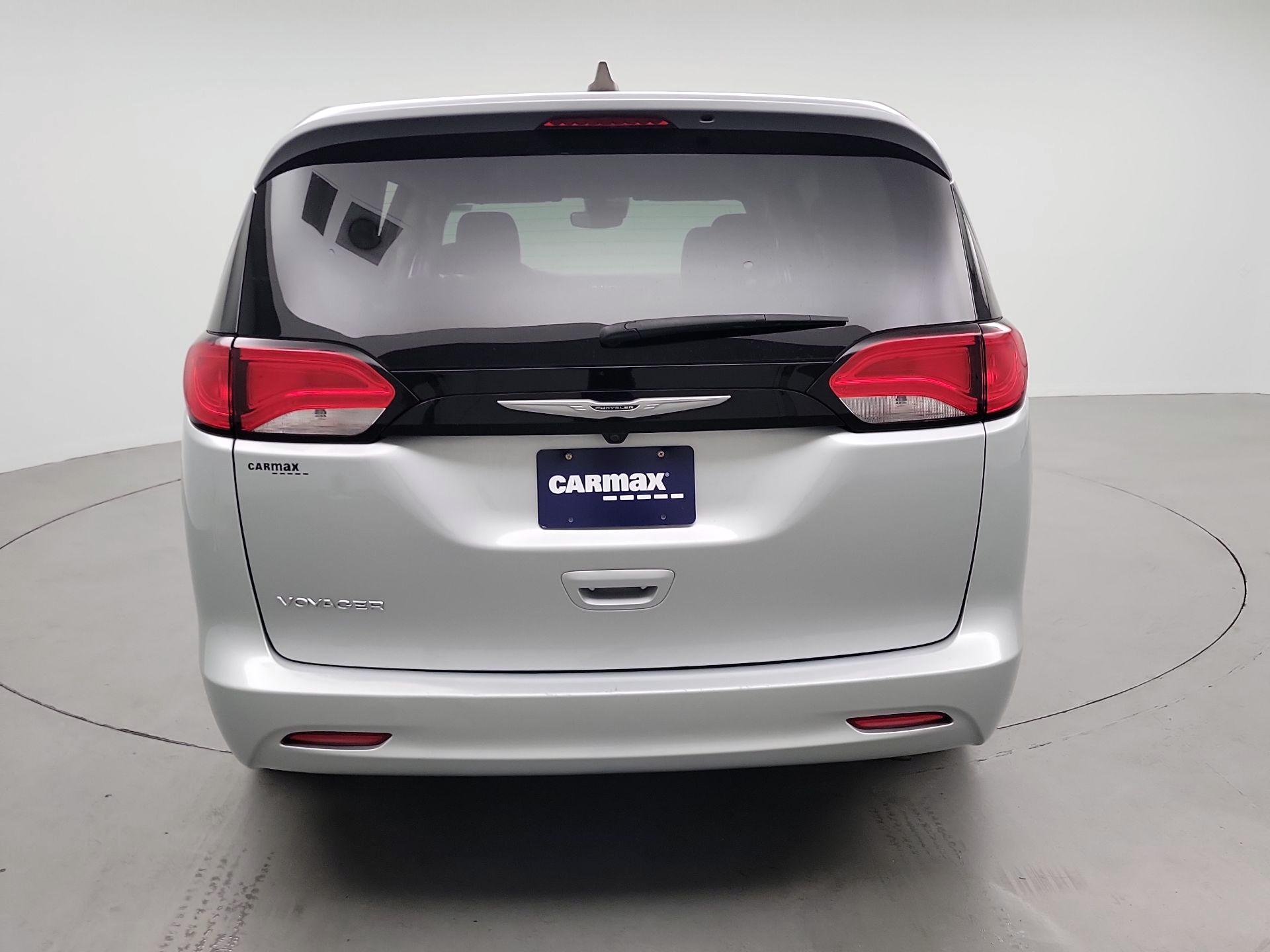 Thumbnail: 2023 Chrysler Voyager - 6