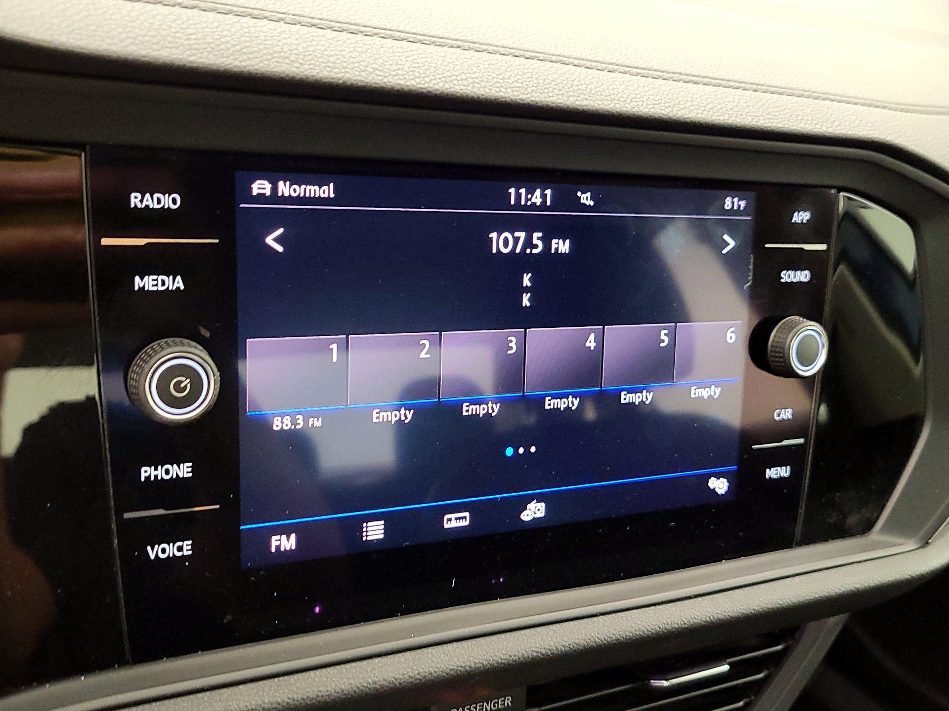 Thumbnail: 2019 Volkswagen Jetta - 15