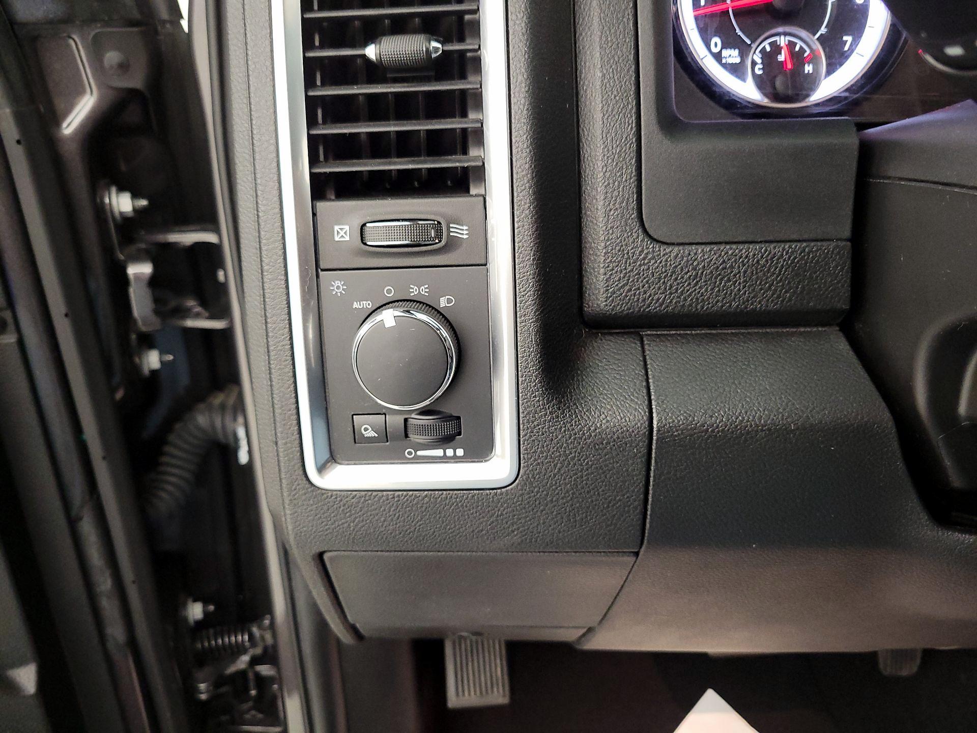 Thumbnail: 2024 RAM 1500 Classic - 13